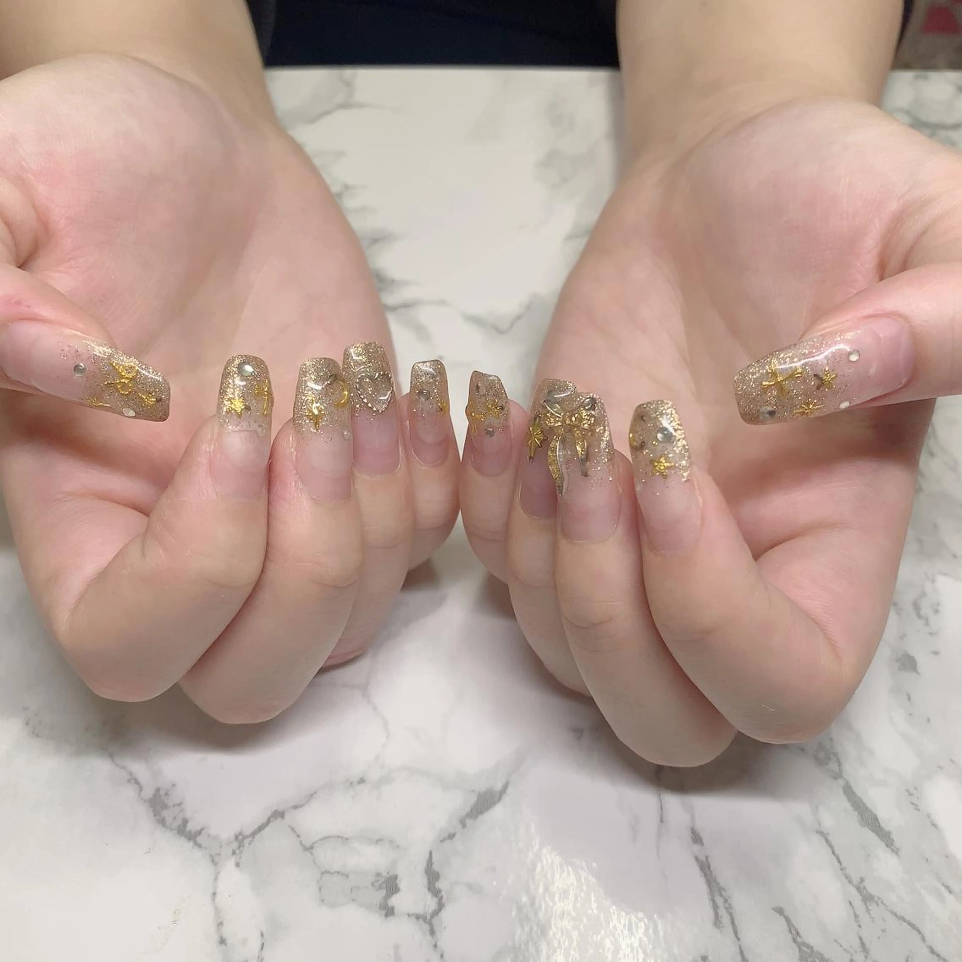 ネイル はな💎ネイル ワンホン、長さ出しのネイルデザイン