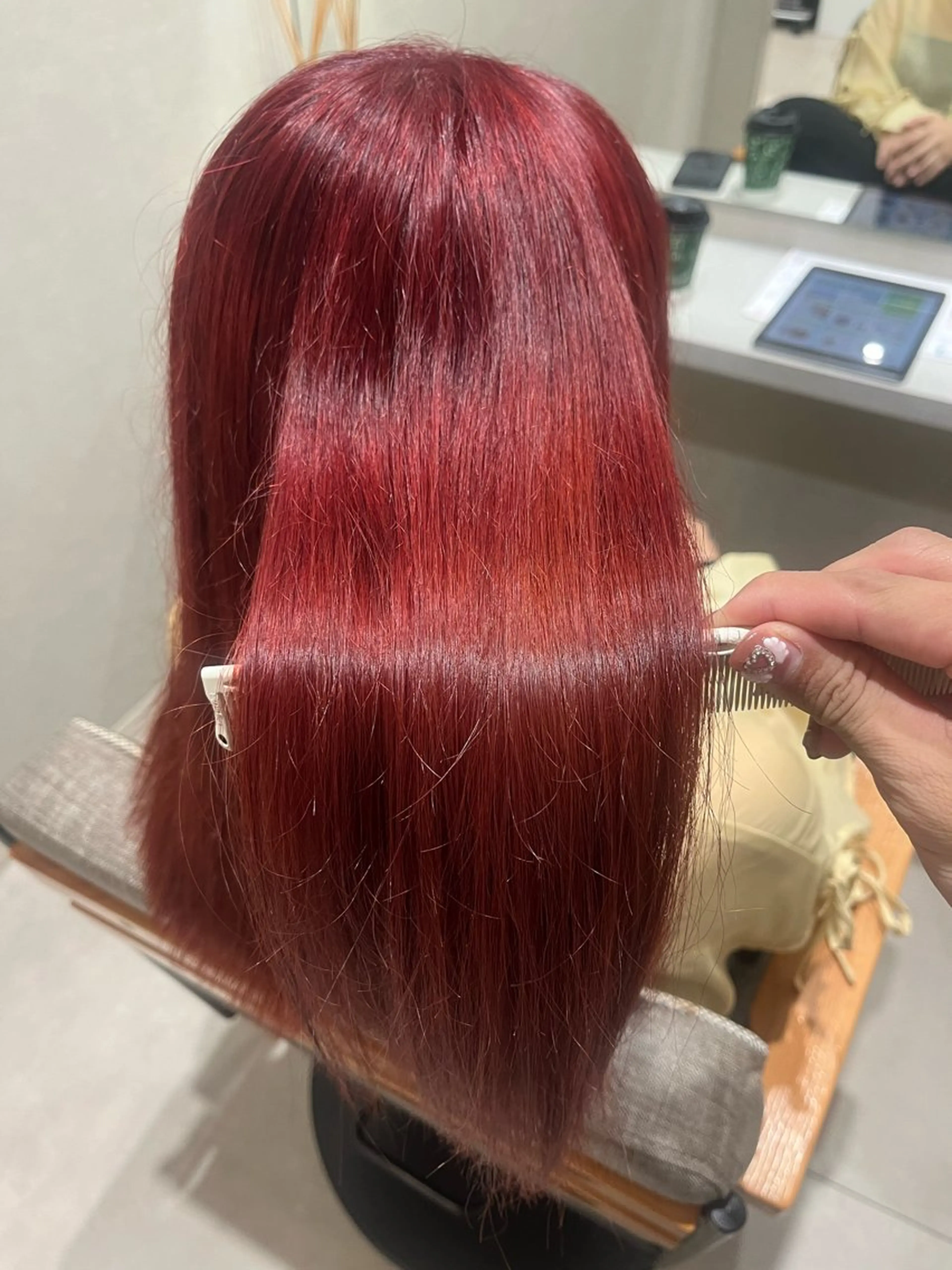 ロング カラー レッドカラー ブリーチ×透明感カラ ー 大分 Keigoのヘアスタイル