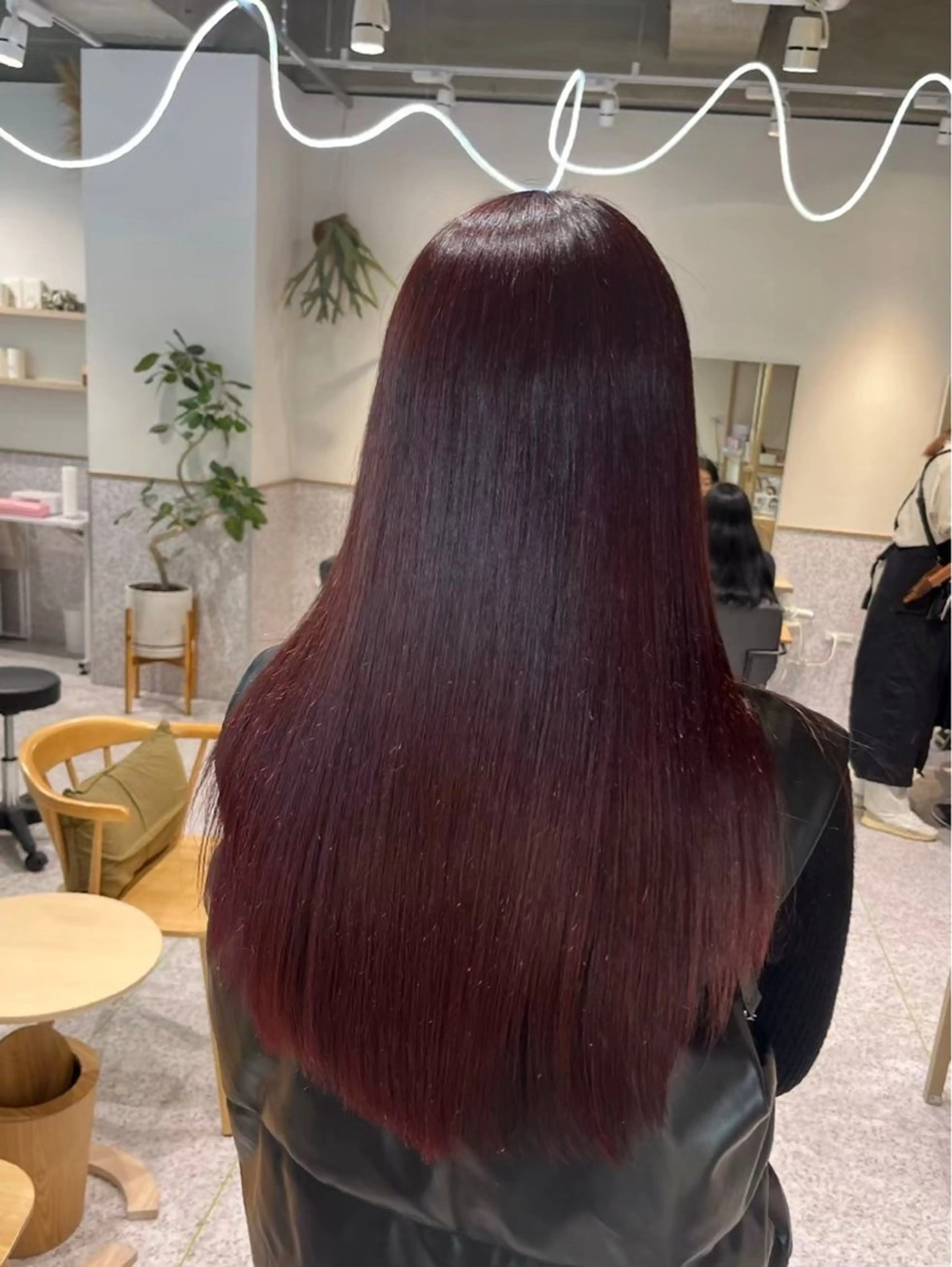 ロング 顔周りカット ハイライト 髪質改善 韓国風ヘア 縮毛矯正 ヘアカラー 艶カラー／ハイトーン ミサキのヘアスタイル