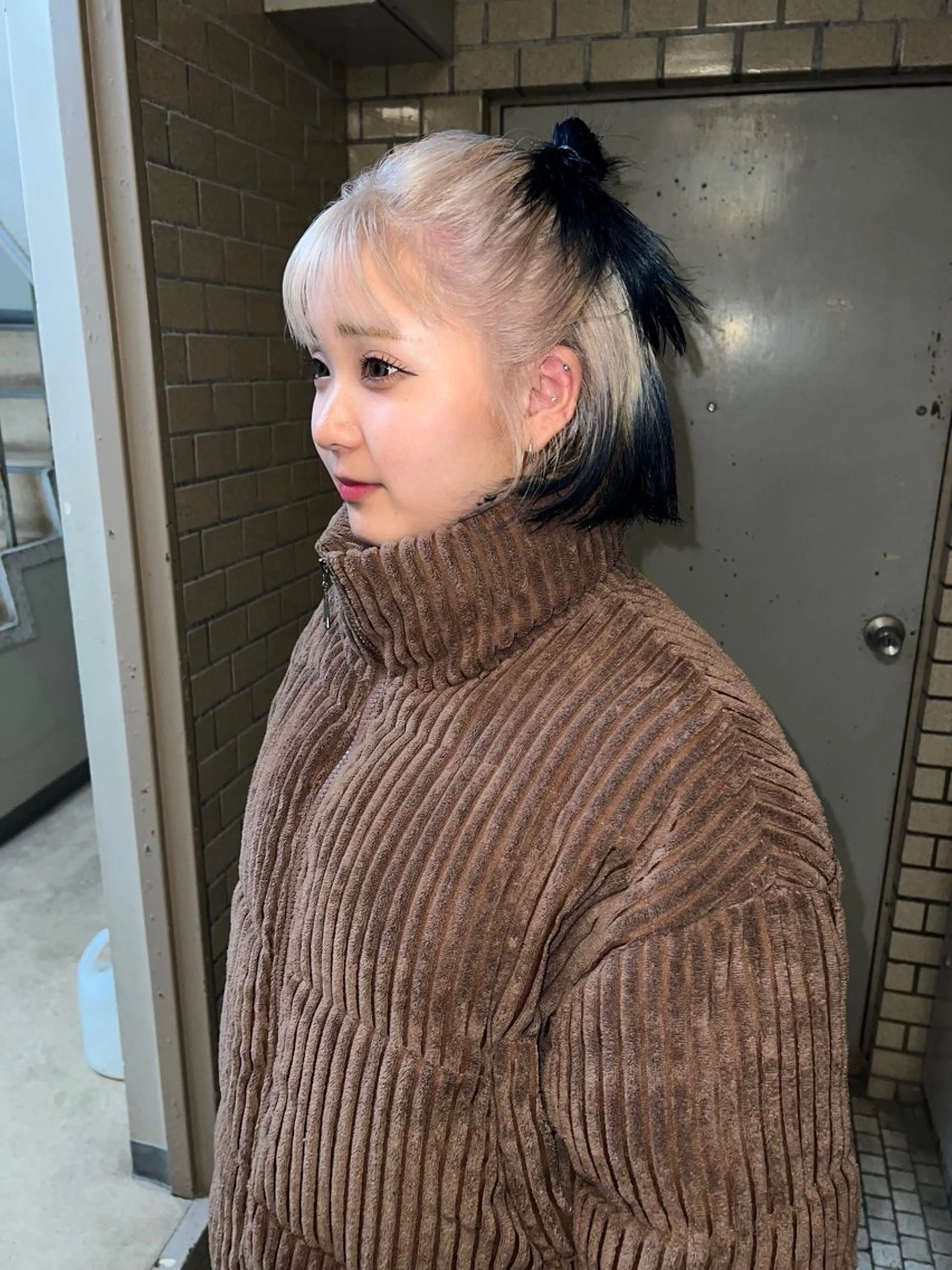 ミディアム 室屋 鈴音のヘアスタイル