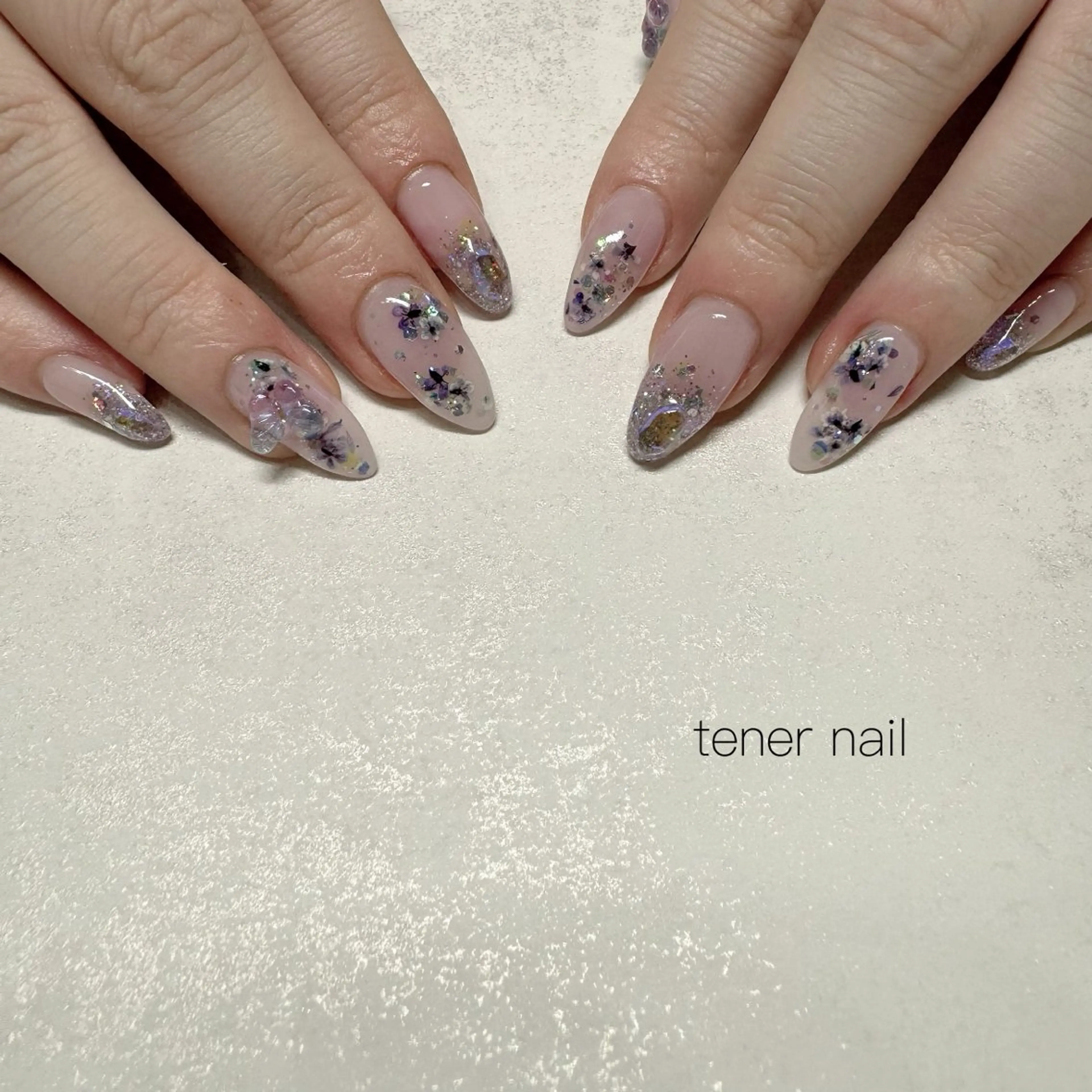 ネイル フラワーネイル キラキラネイル シルバー ハンドネイル tener  nail  テネルネイル所属・テネルネイル tener nailのネイルデザイン
