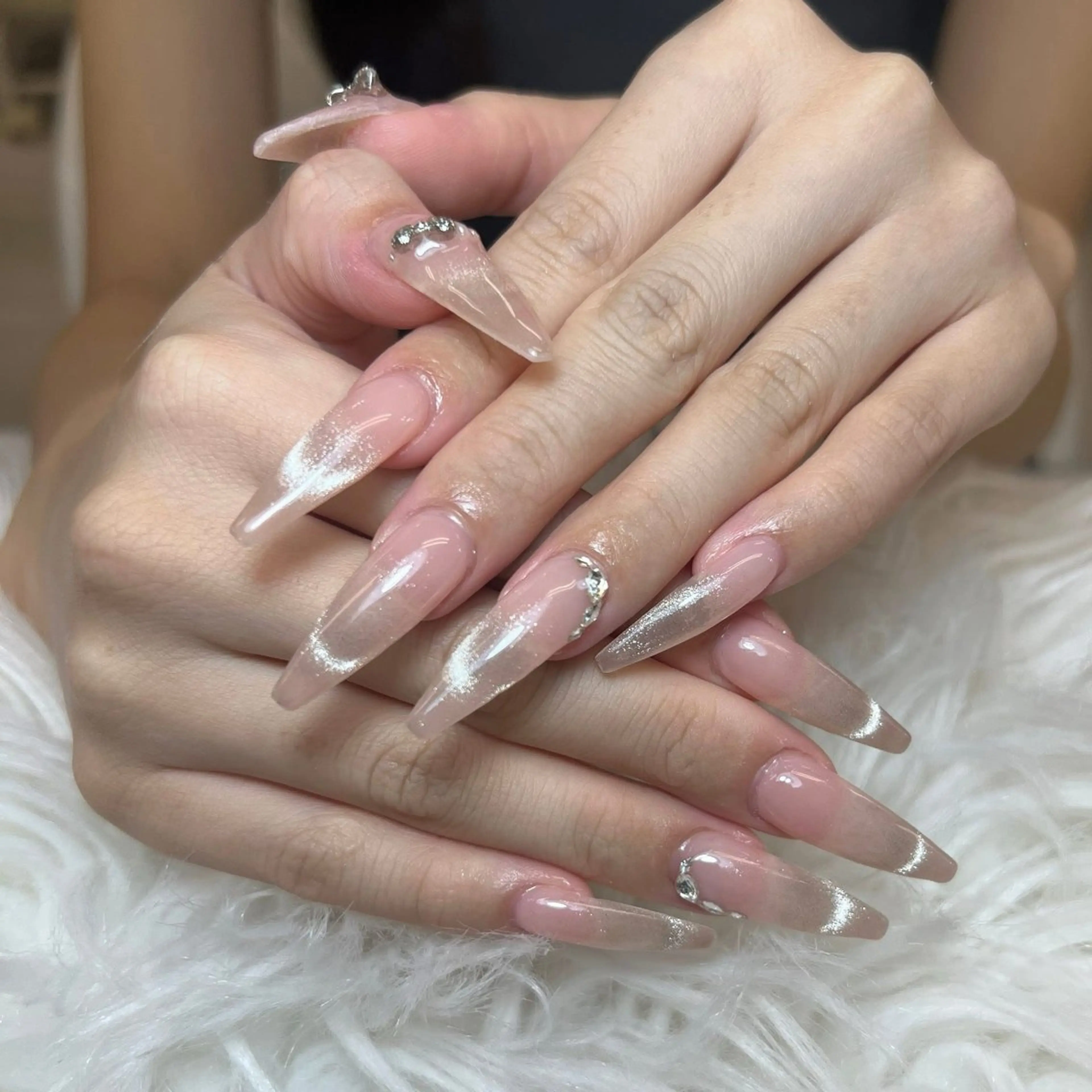 ネイル 長さ出し フレンチネイル 韓国ネイル ロングネイル マグネットネイル ハンドネイル Lee _nailのネイルデザイン