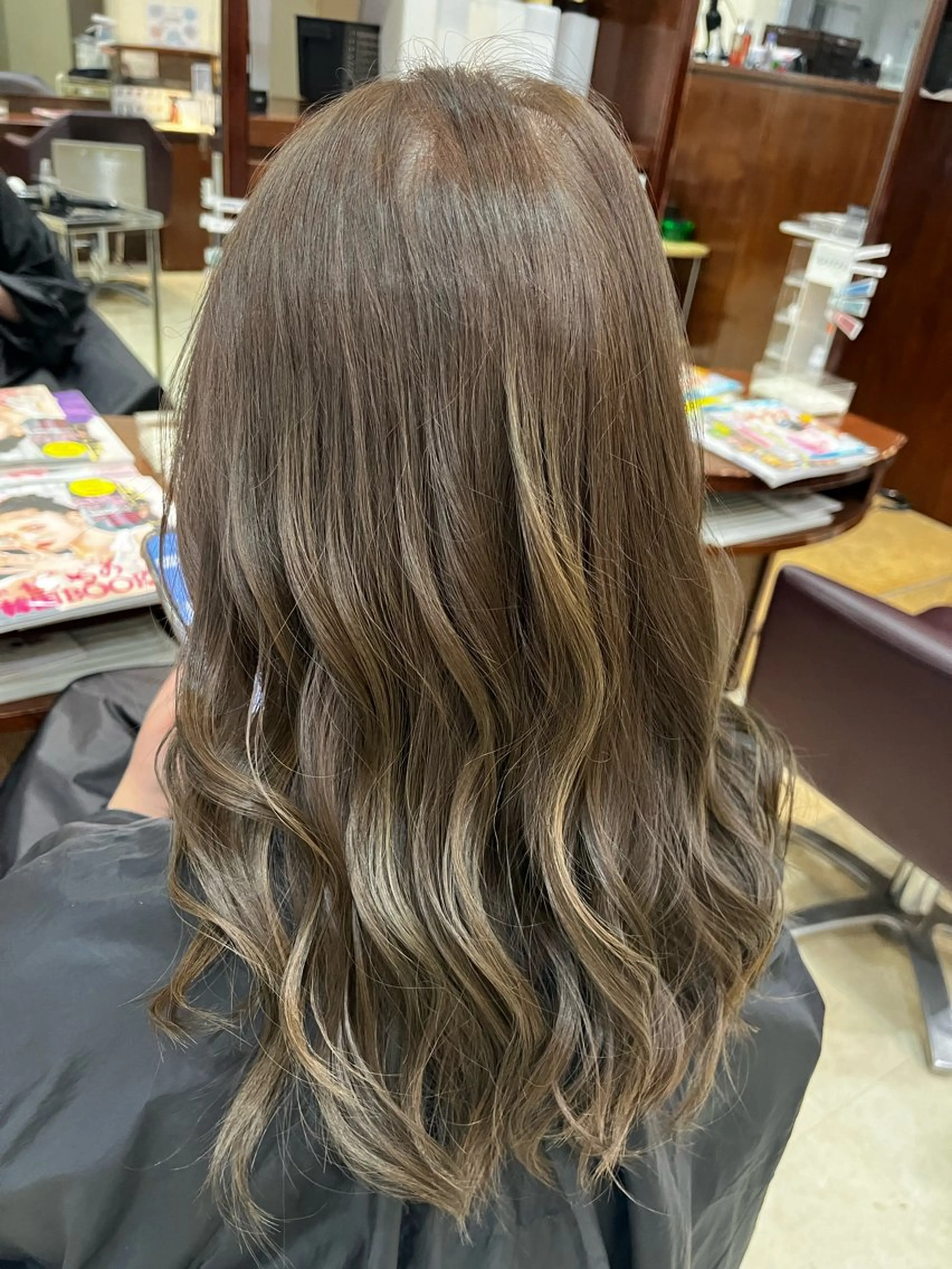 セミロング カラー BENI鈎取 kanakoのヘアスタイル