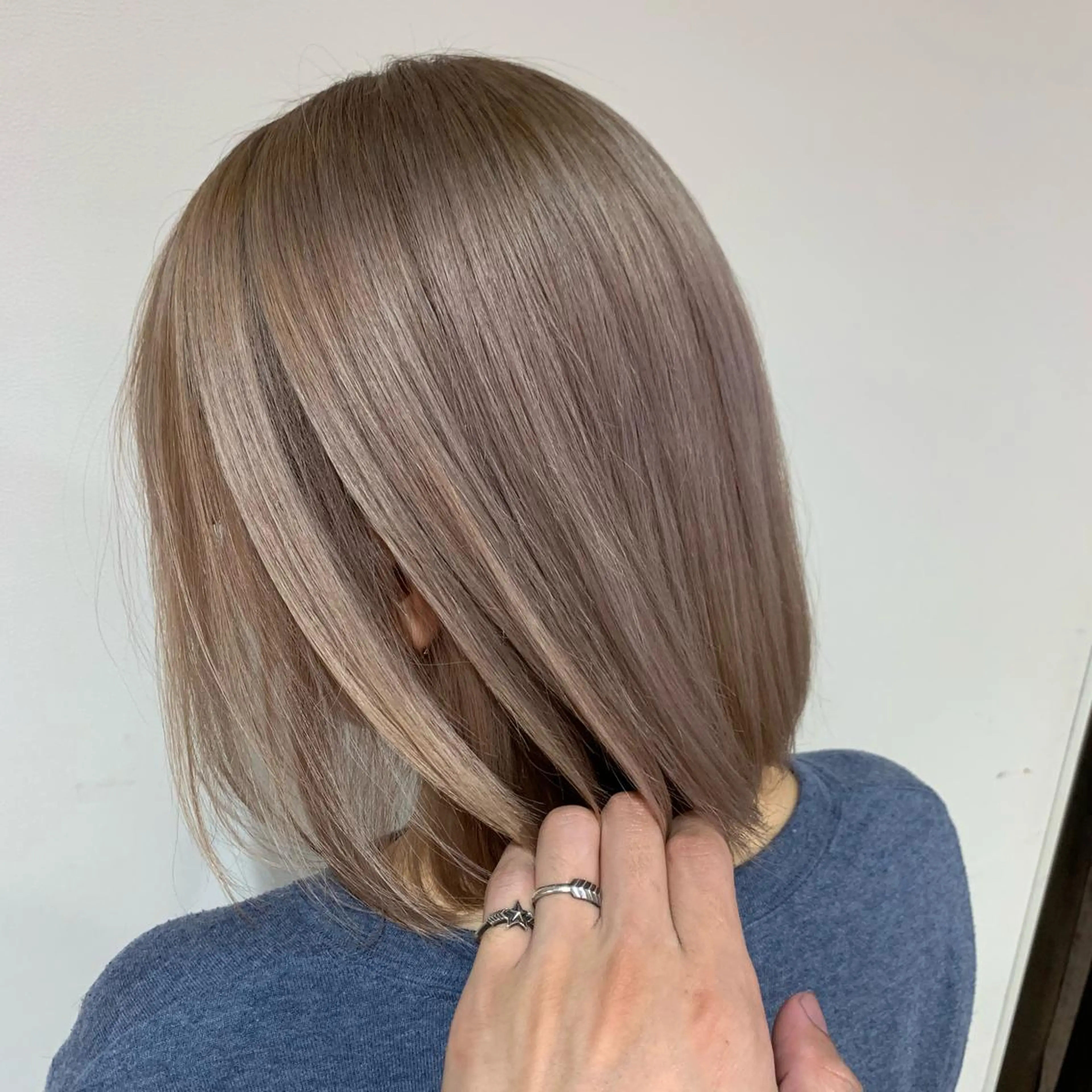 ミディアム 艶髪 森田/嵩士のヘアスタイル