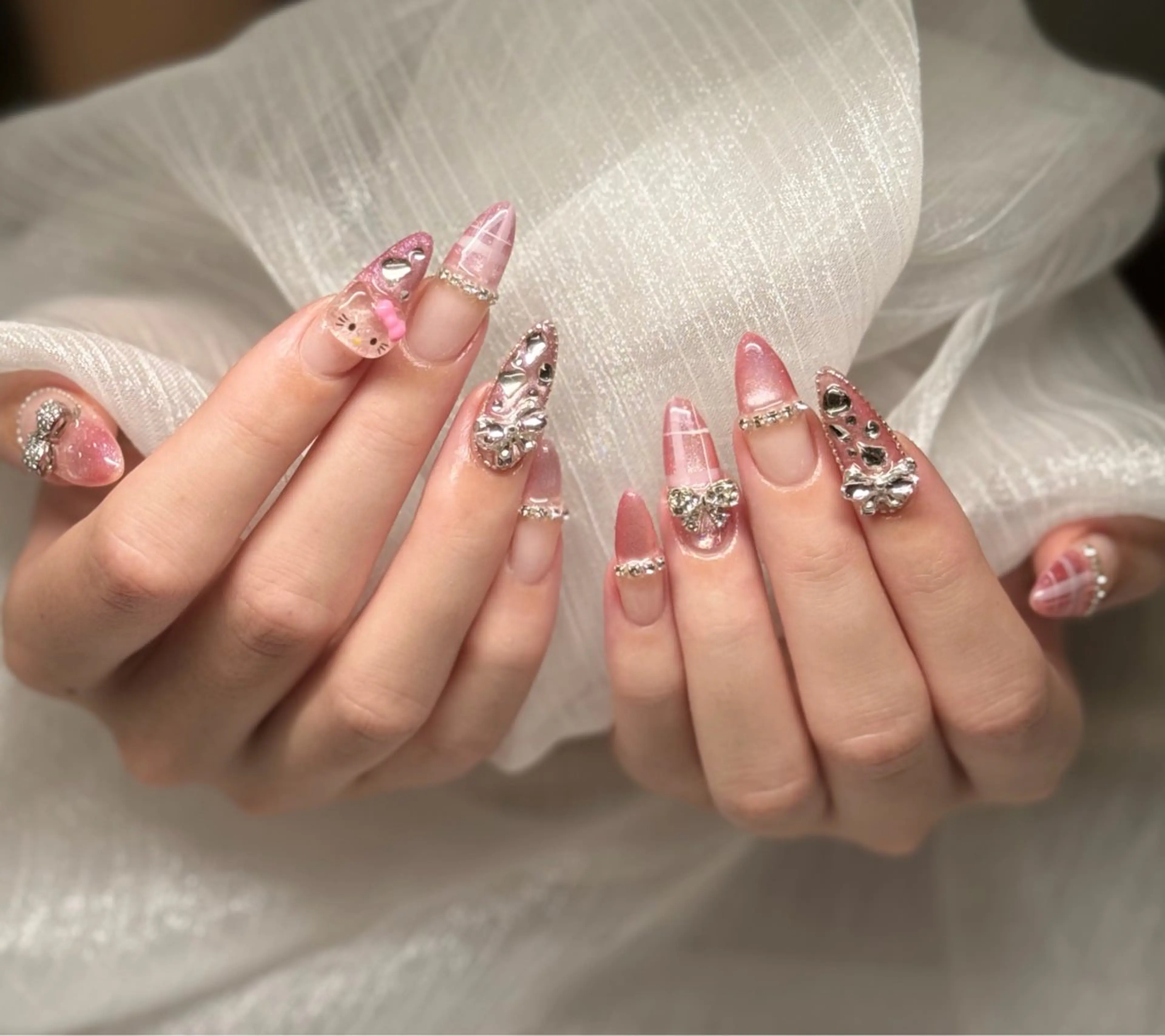 ネイル オーロラネイル ブルー チークネイル フットネイル フレンチネイル ハンドネイル Ema 大塚のネイルデザイン