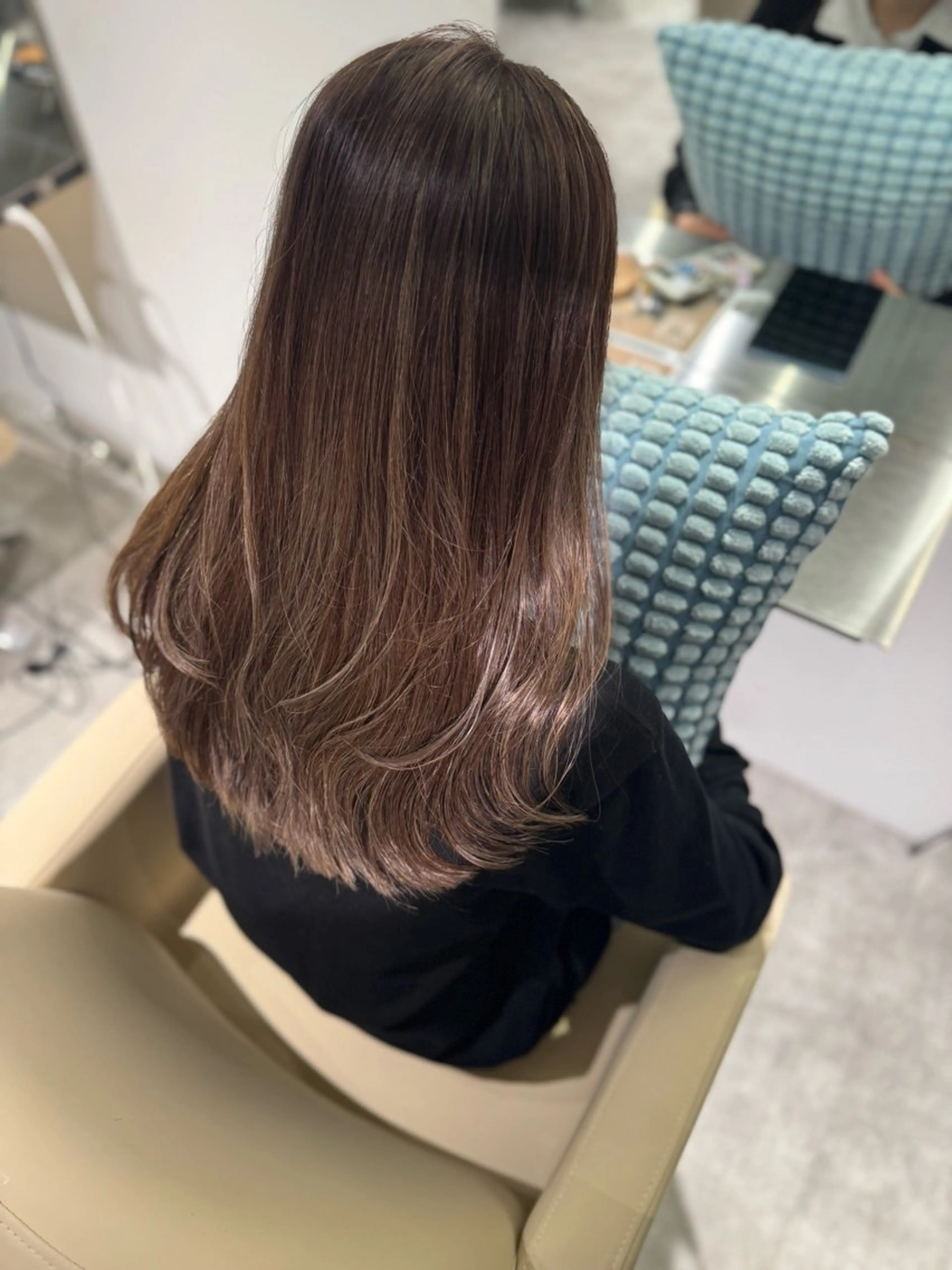 ロング ハイライト 髪質改善 レイヤーカット 縮毛矯正 夜23時まで予約🉑 reverieあきらのヘアスタイル