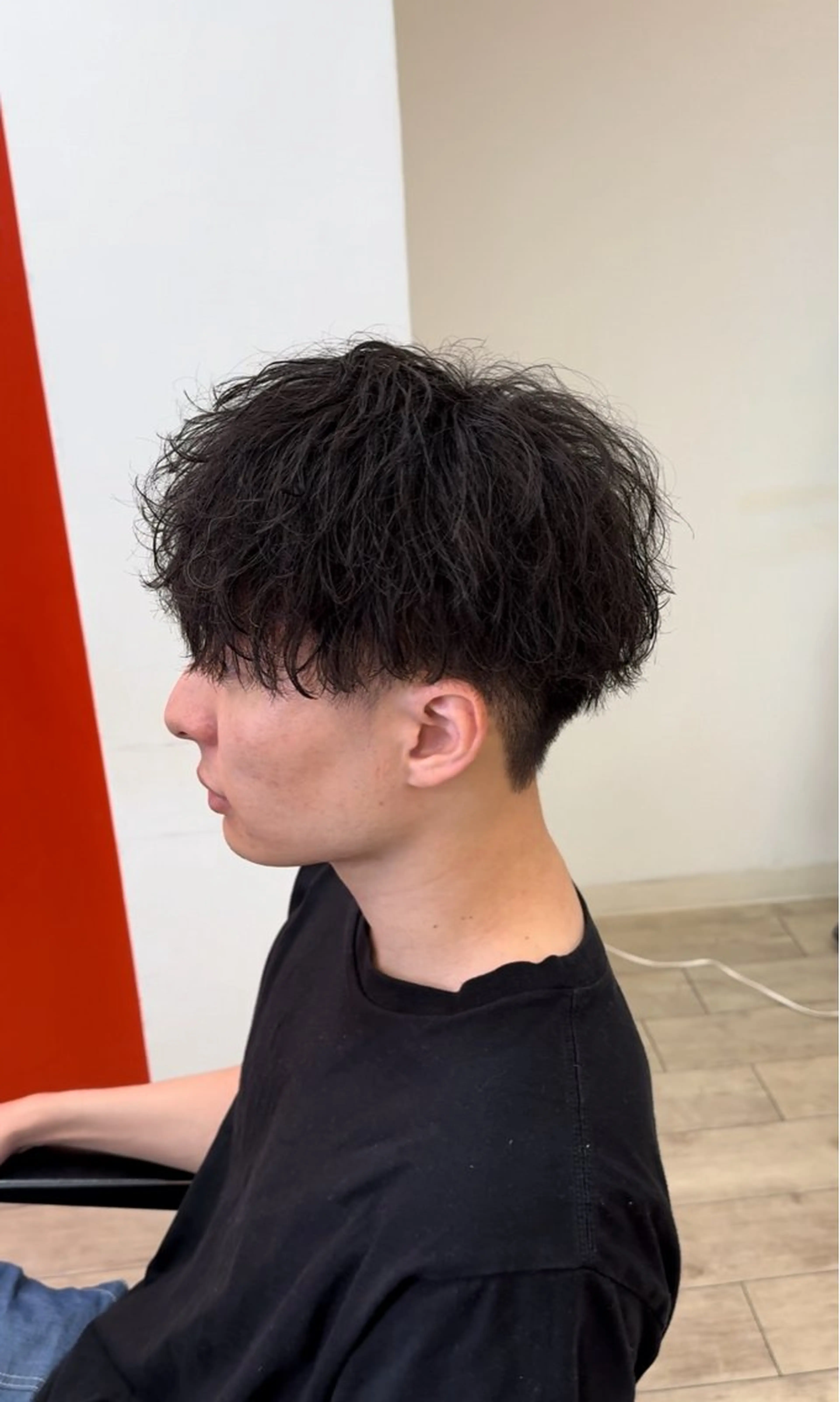 ショート パーマ メンズ 刈り上げ カルマ/毛流れ/ メンズヘア/荒井博之のヘアスタイル
