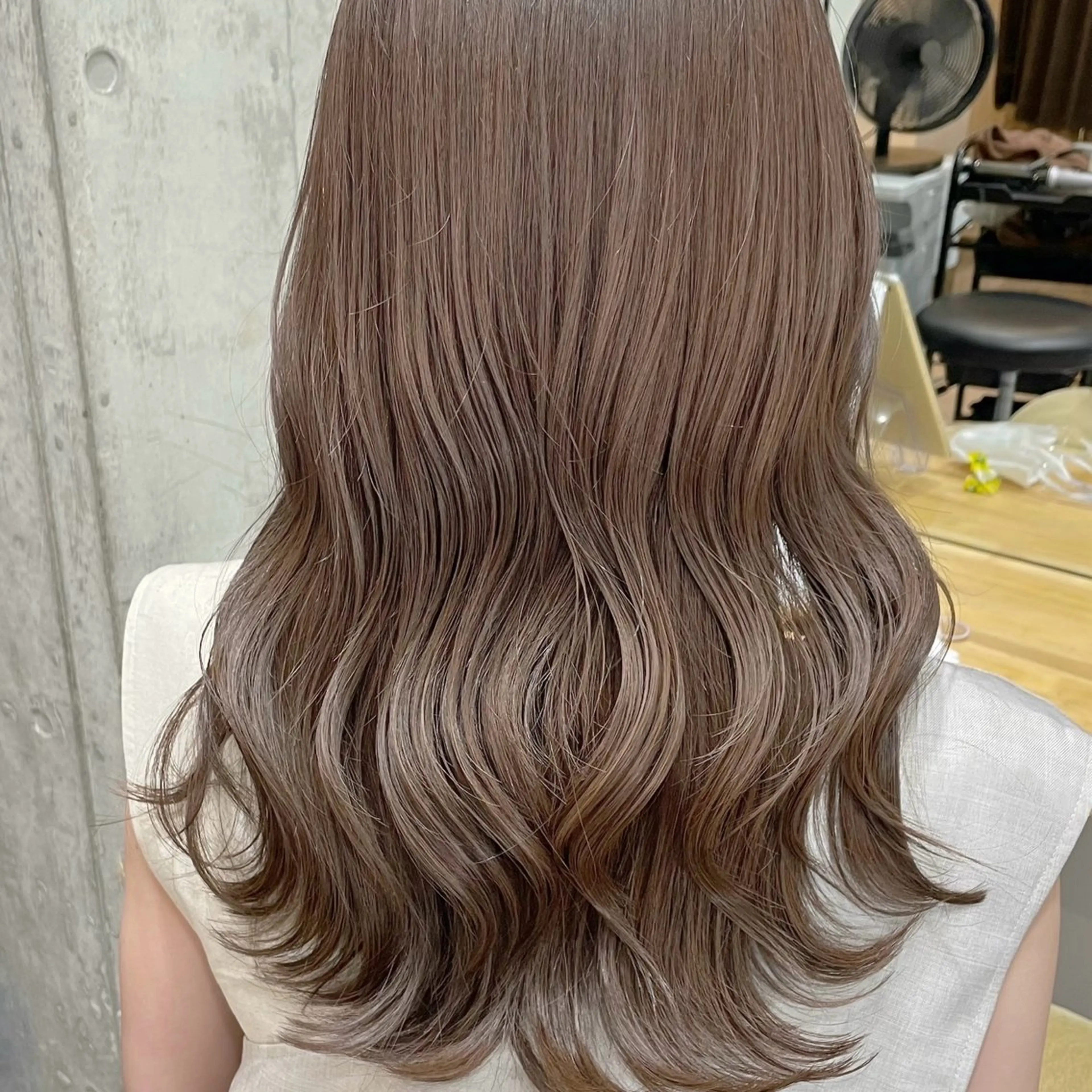 ロング カラー カット ヘアカラー トリートメント ブリーチなし 暖色カラー/井上あいのヘアスタイル