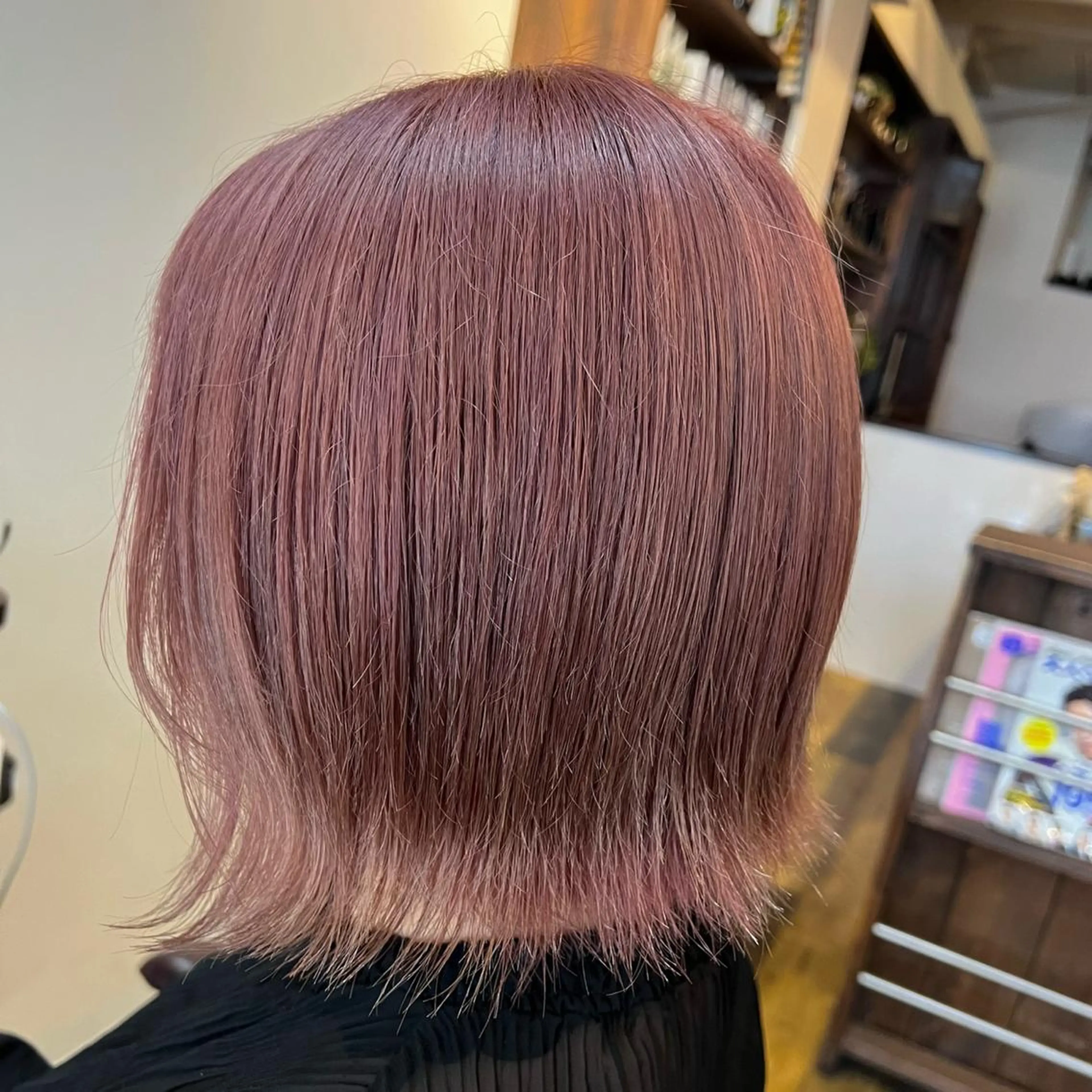 ショート カラー ベージュカラー ピンクカラー ピンクベージュ 大西 碧海のヘアスタイル