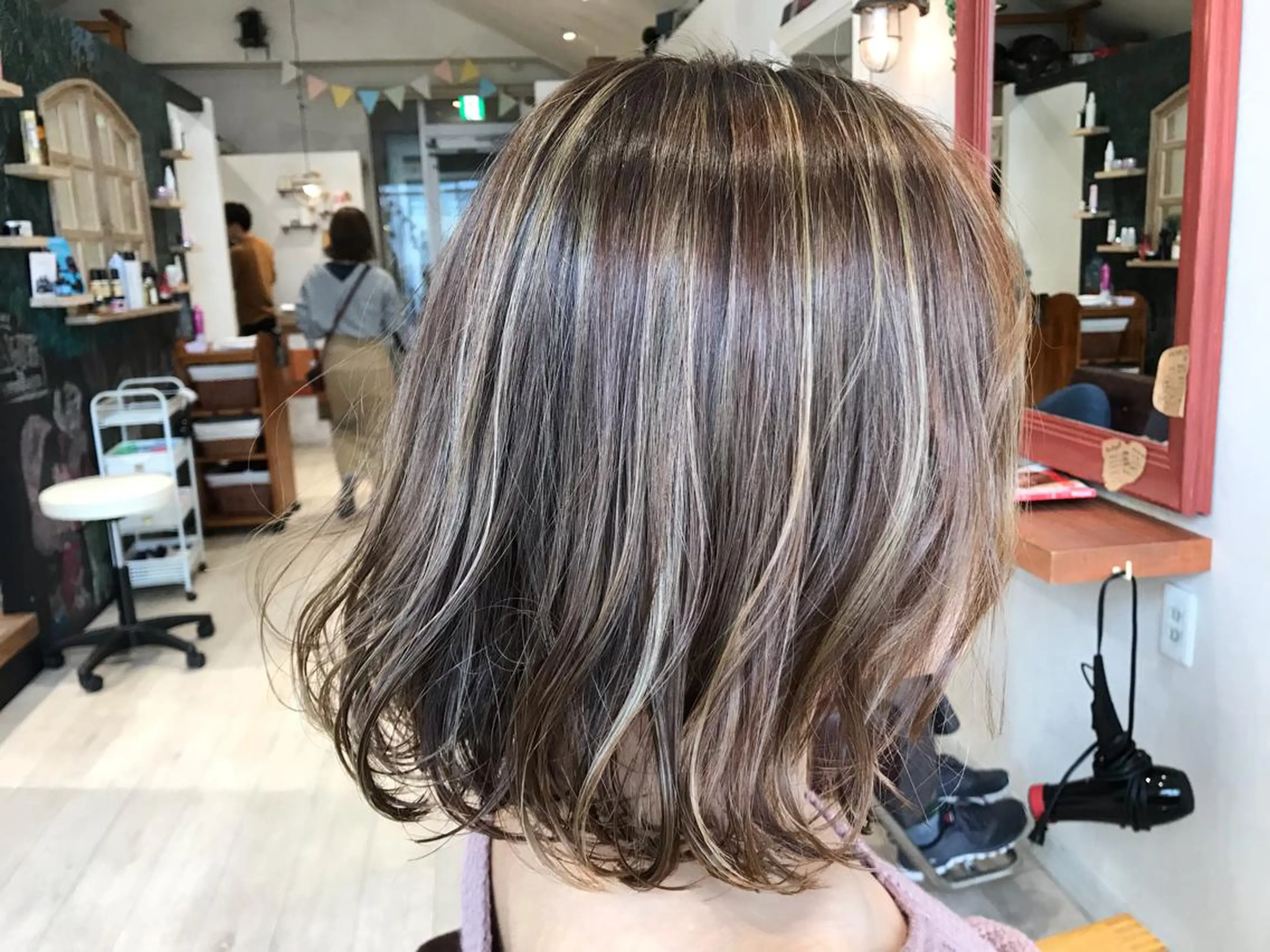 ショート カラー 透明感カラー ハイライトカラー 外国人風カラー ハイライト メンズ指名多数!! SiLO 田島のヘアスタイル