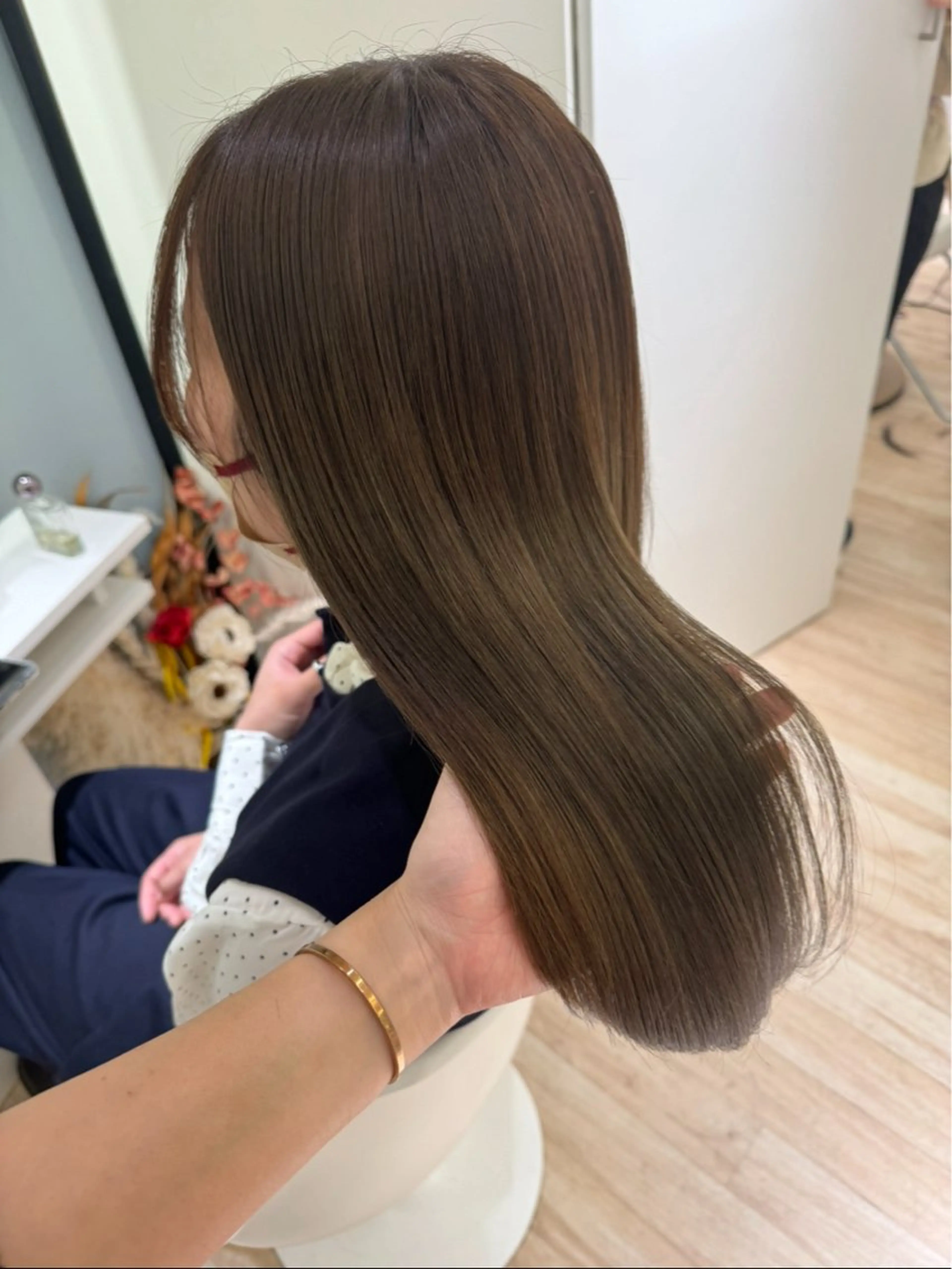 セミロング カラー ParveMix 岡本えりかのヘアスタイル