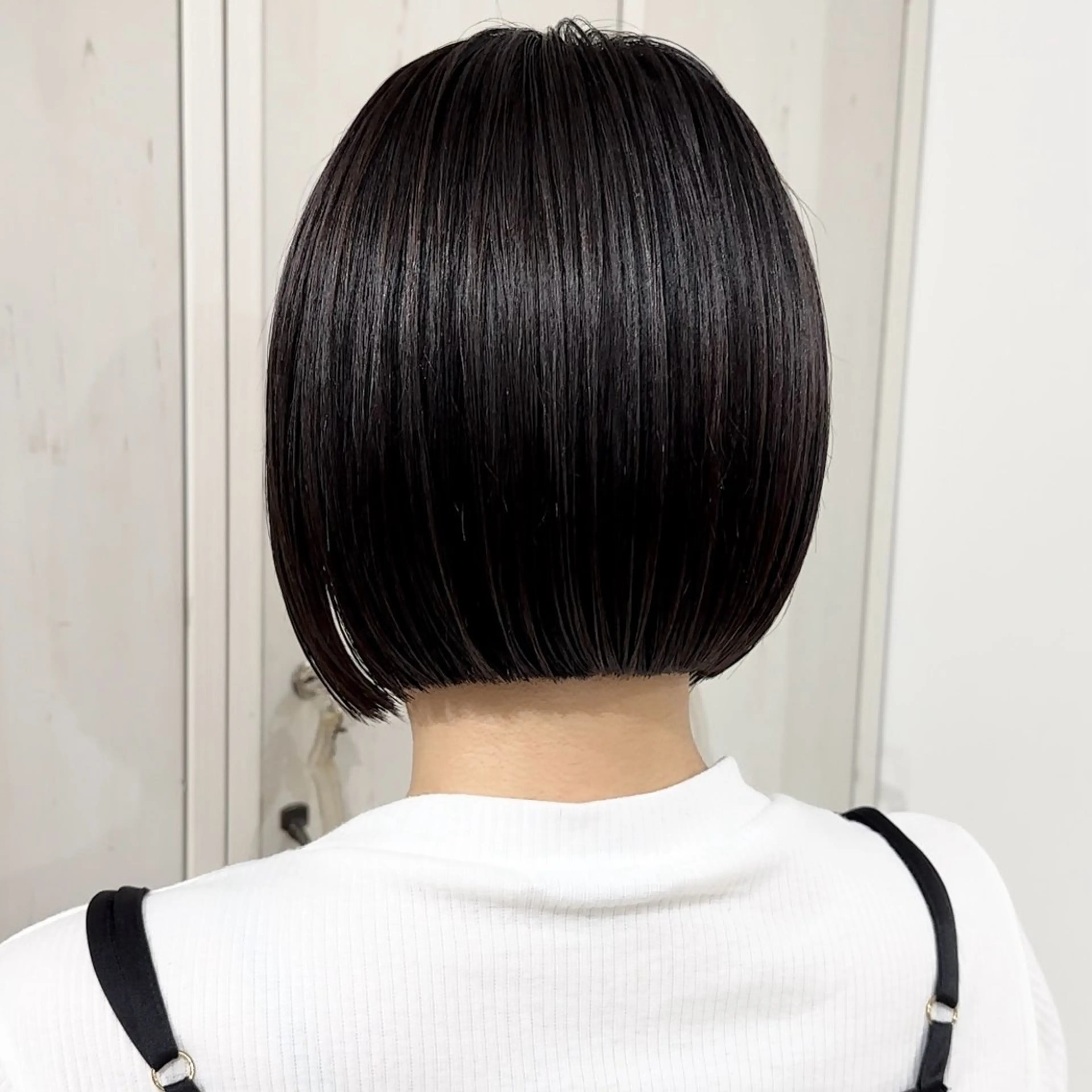 ショート ボブ レイヤー×美髪の神様 堺 健人のヘアスタイル