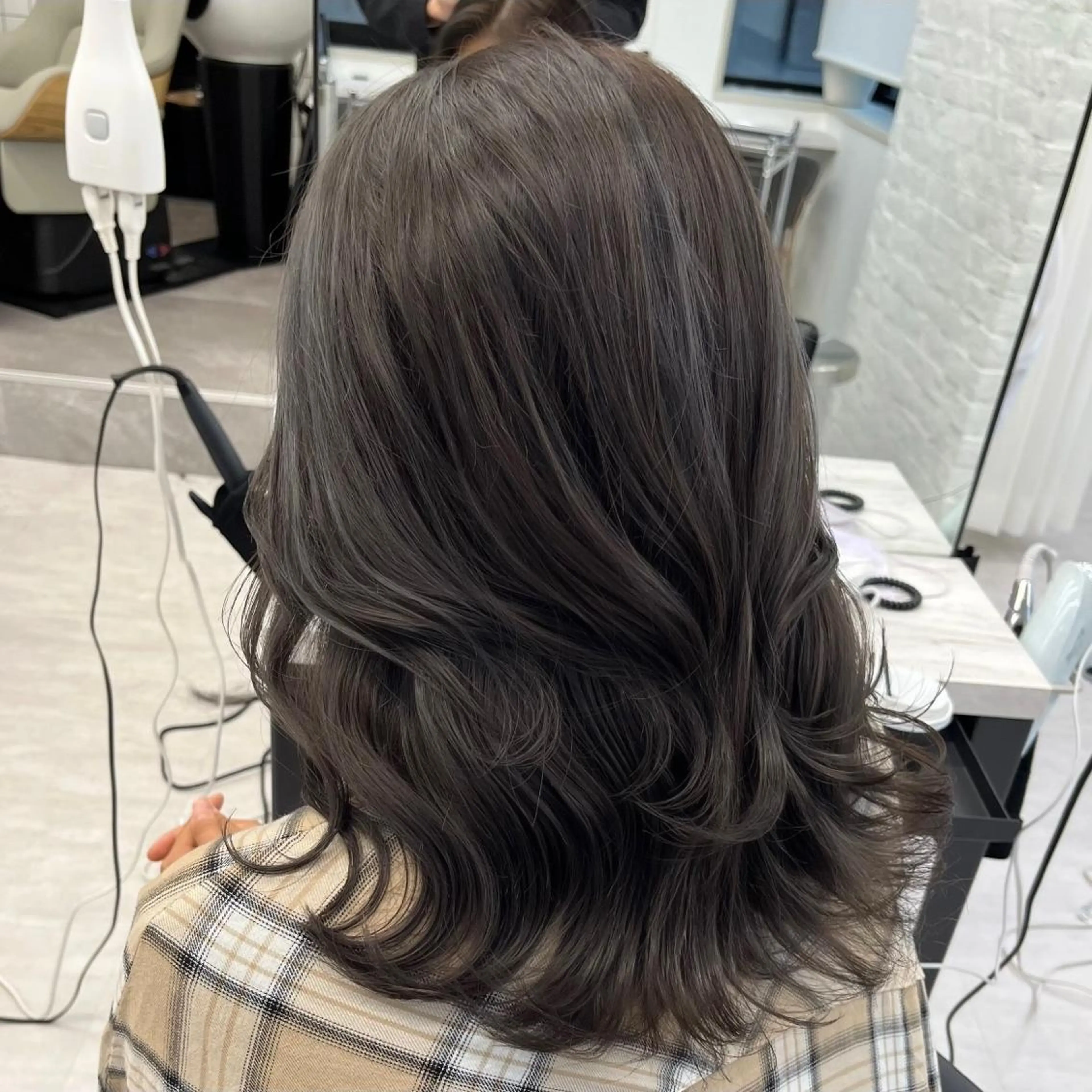 ミディアム カラー パーマ ヘアアレンジ 結婚式・ブライダル アッシュ ベージュカラー 黒髪 ブリーチ 韓国ヘア×2way 🇰🇷和知拓郎のヘアスタイル