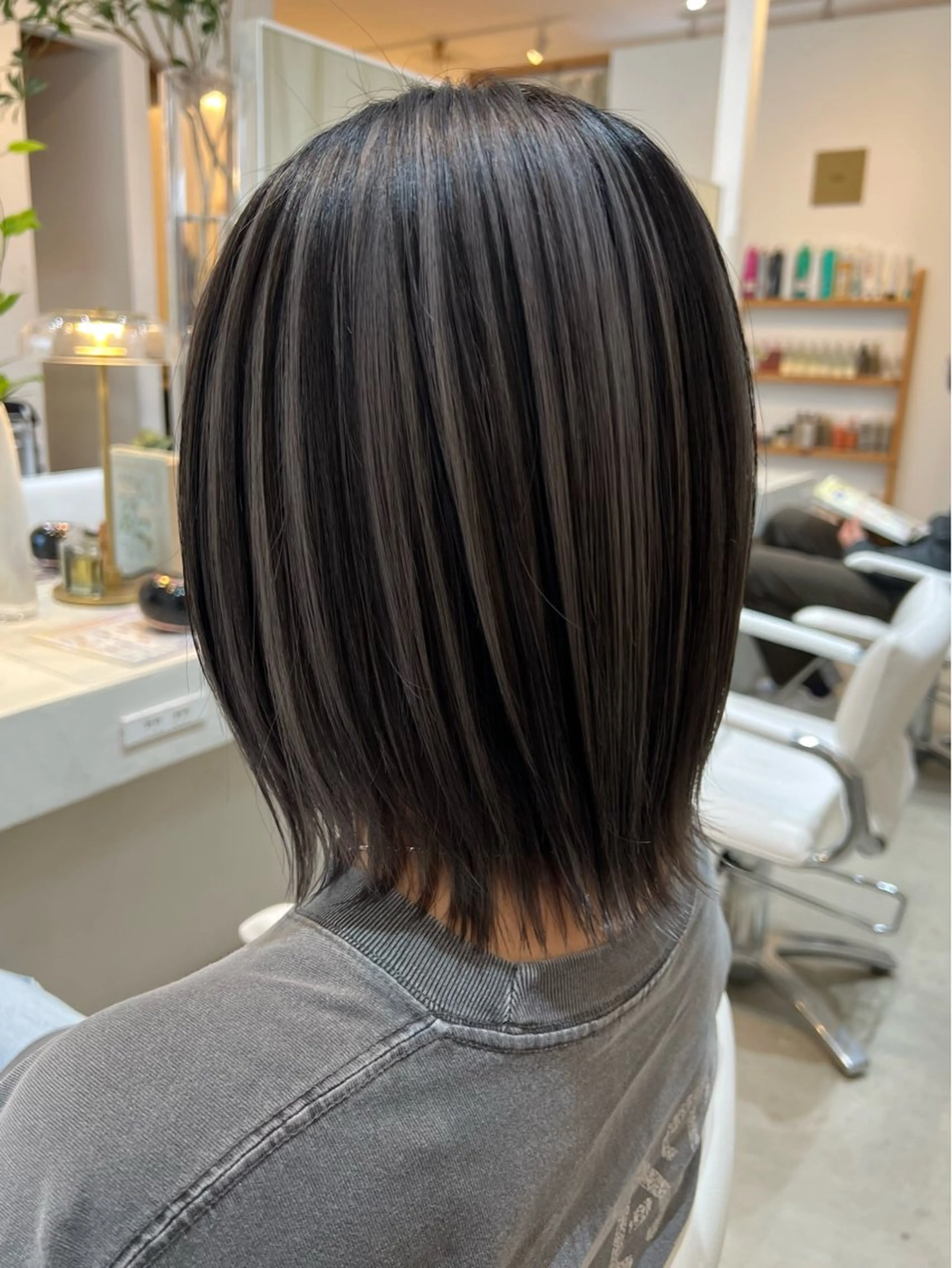 ミディアム ヘアカラー トリートメント un ジュリアのヘアスタイル