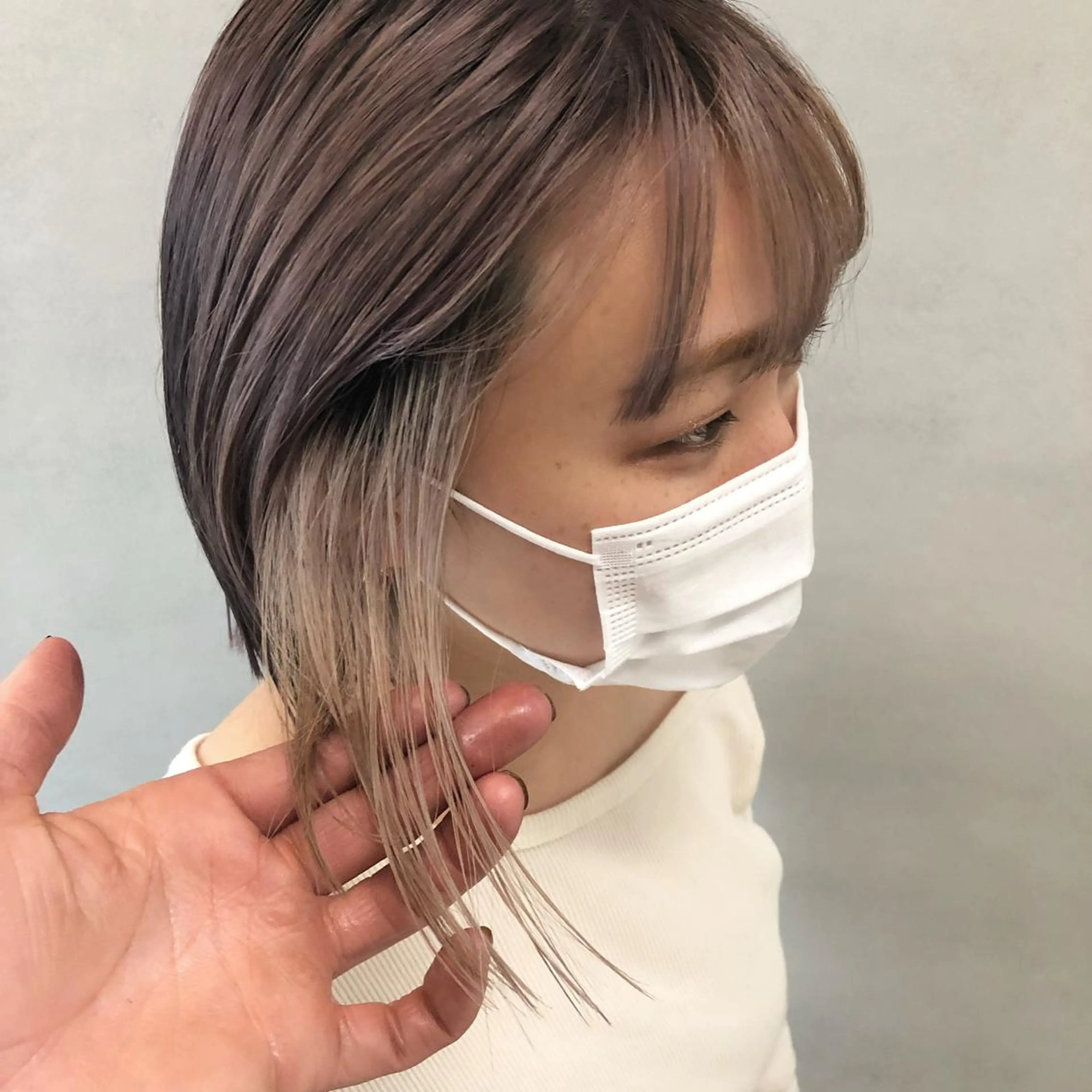 ショート カラー ベージュカラー ホワイトベージュ ヘアカラー トリートメント ブリーチ特化 梅田本多翔のヘアスタイル