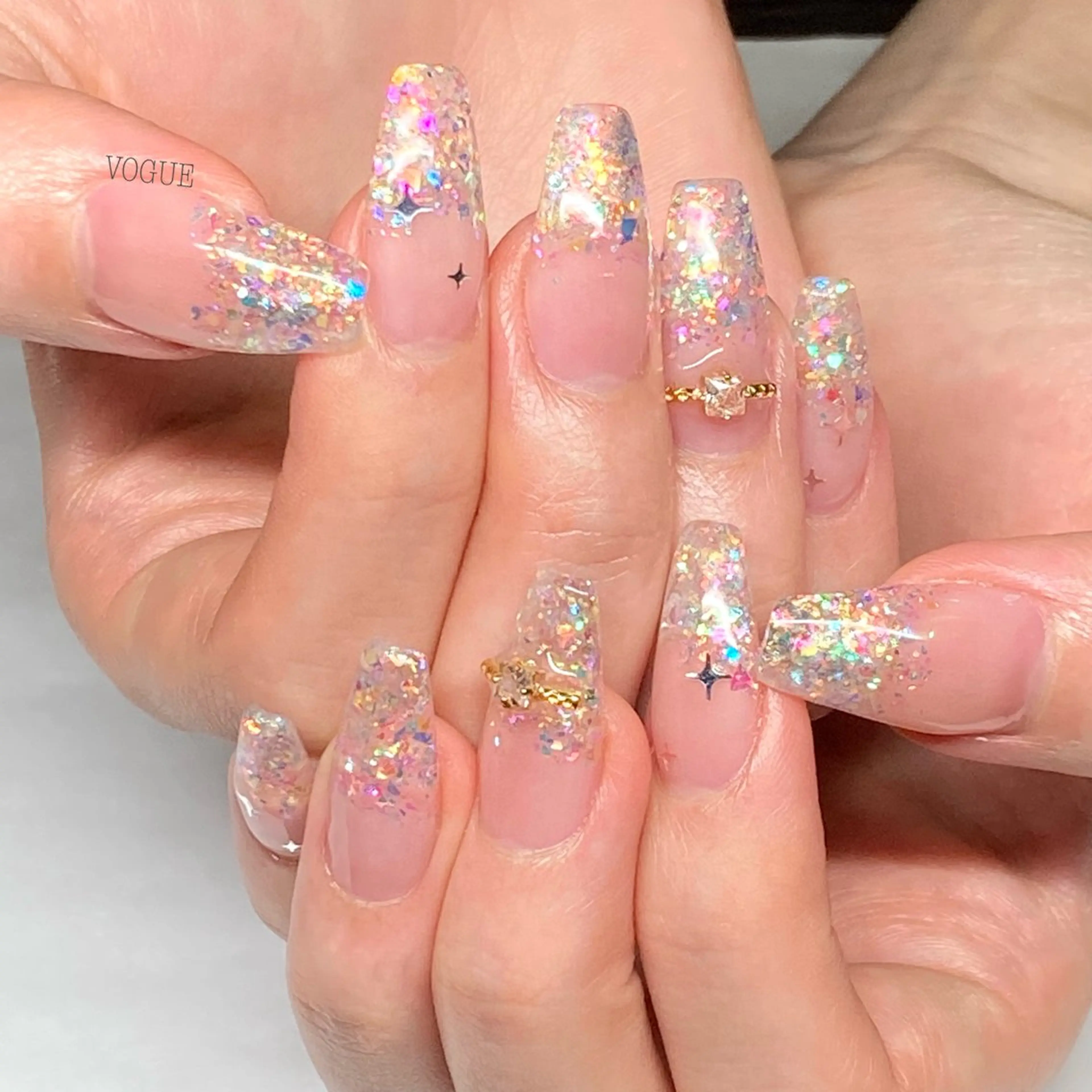 ネイル ハンドネイル VOGUE ×SWANのネイルデザイン