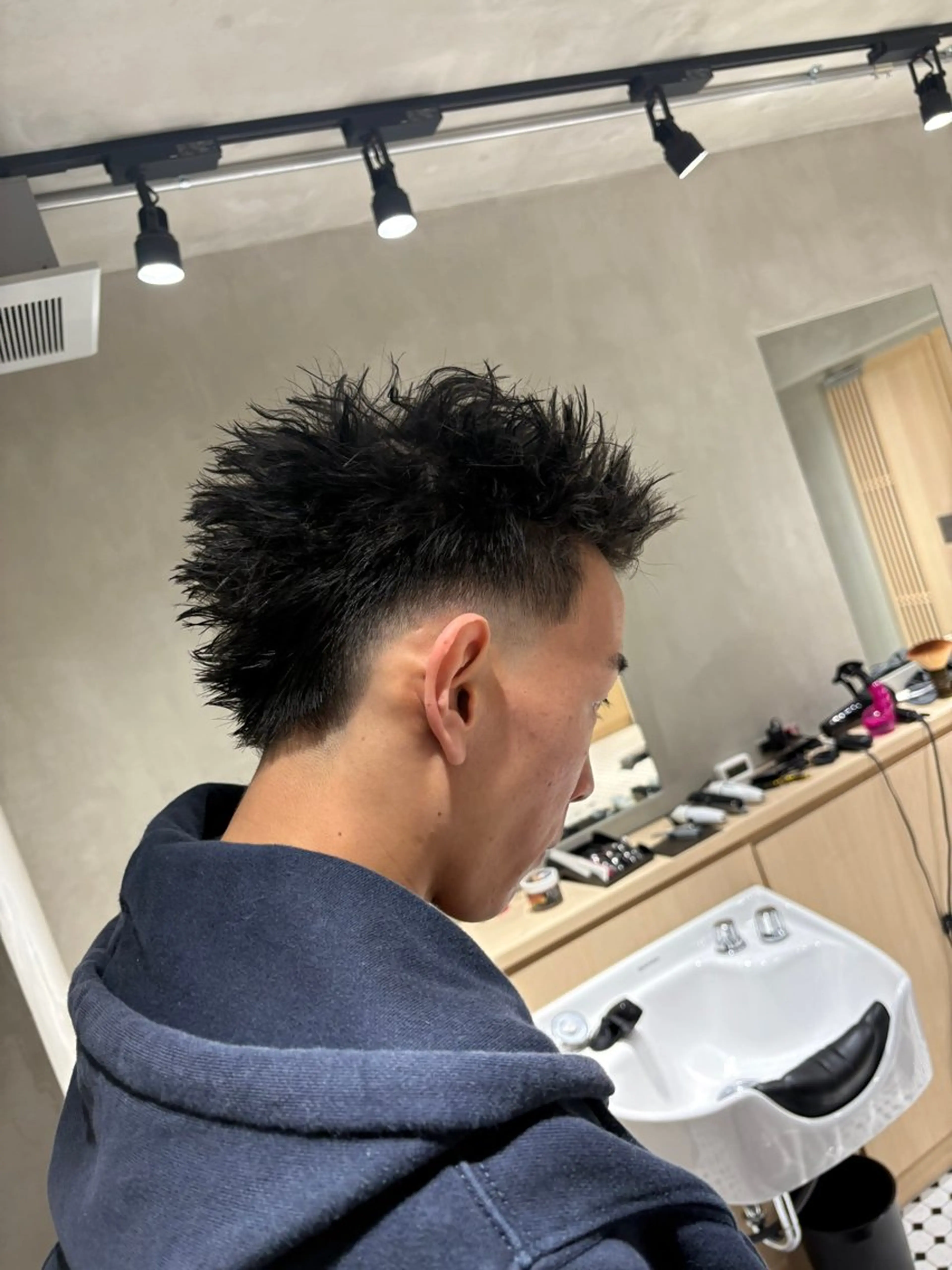 メンズ フェードカット メンズパーマ メンズツイストパーマ ツイストパーマ 【FM離れ】 りきやのヘアスタイル