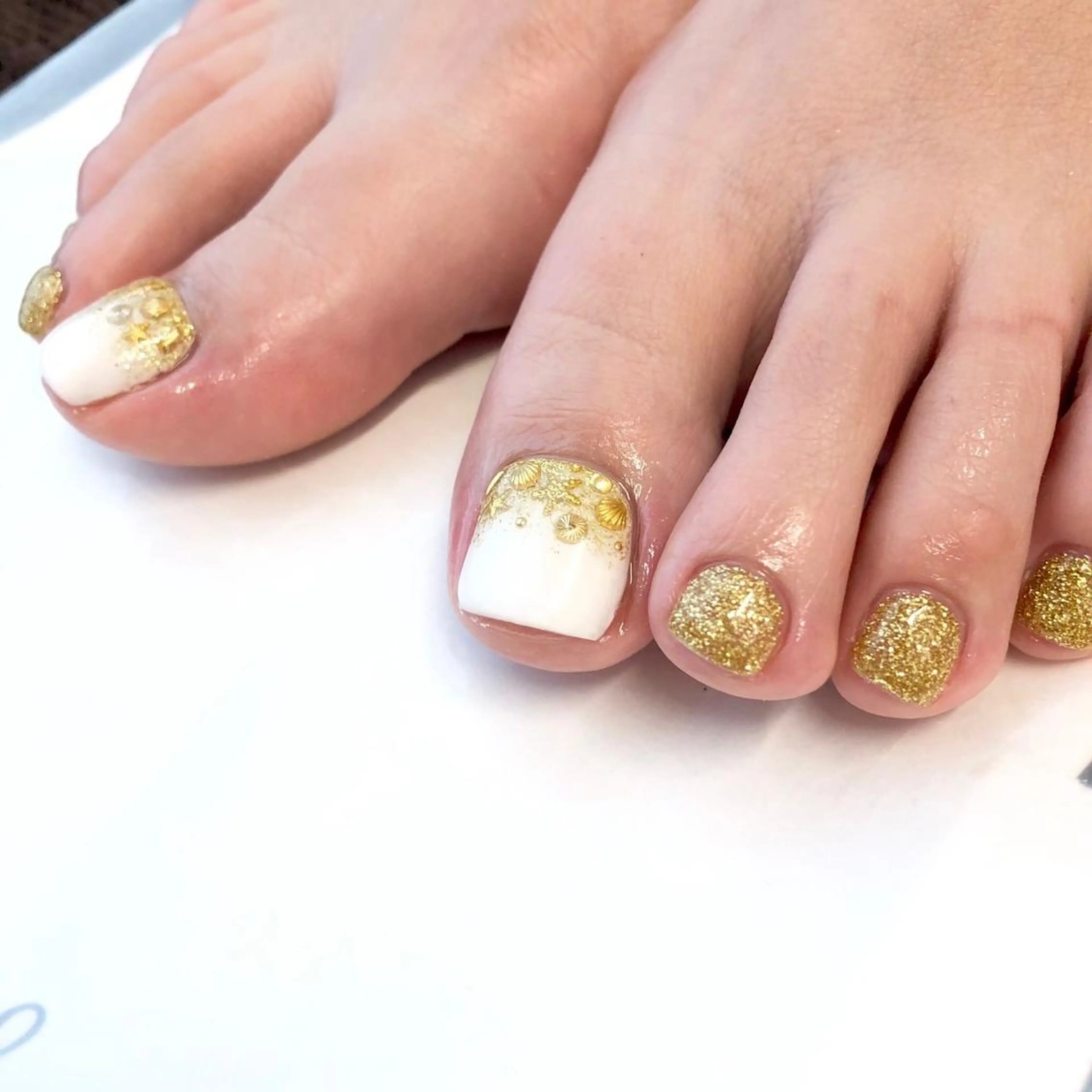 ネイル フットネイル R2 予約担当のネイルデザイン