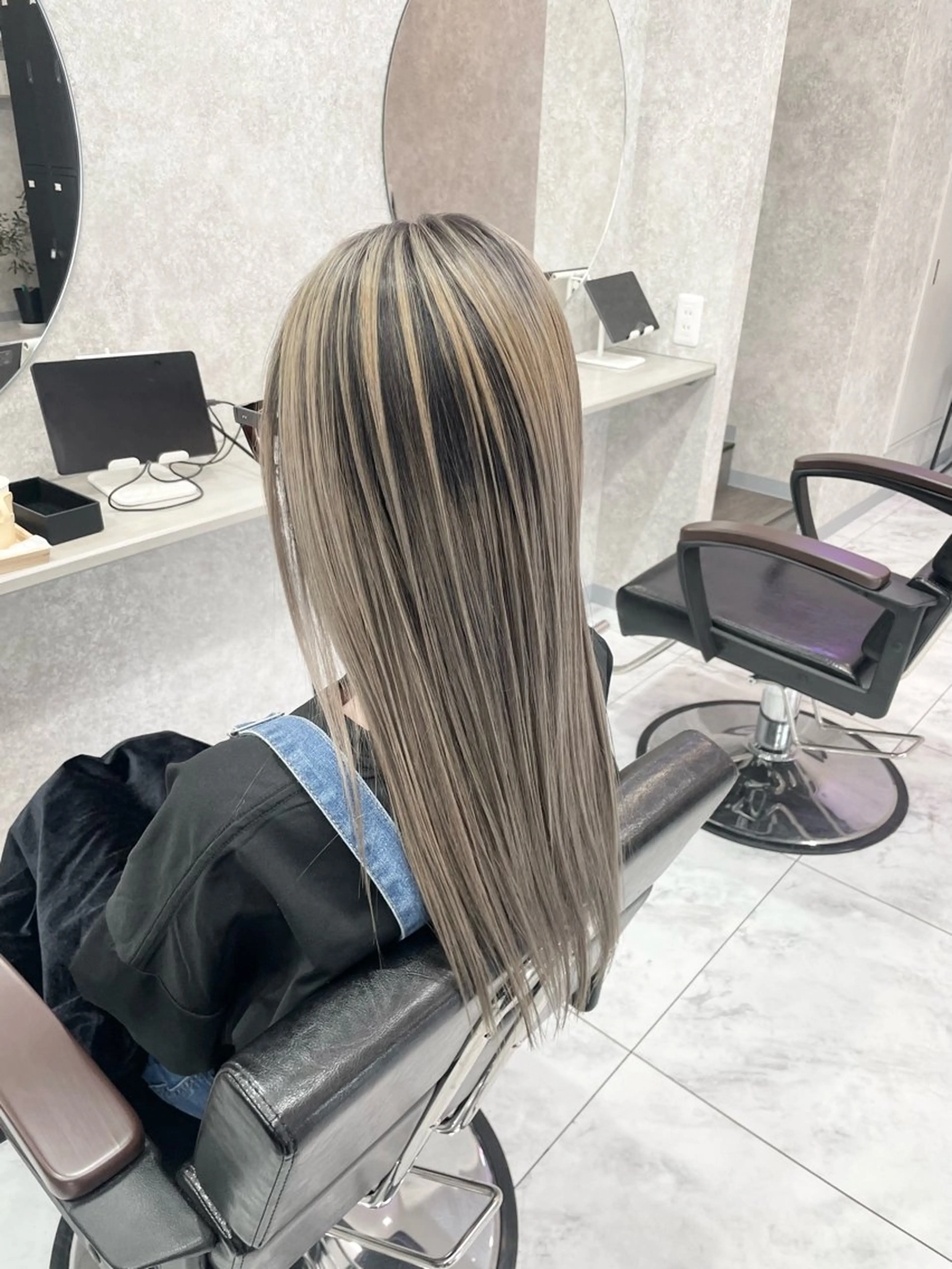 セミロング 🦋ハイトーン🦋 石山 希理🦋のヘアスタイル