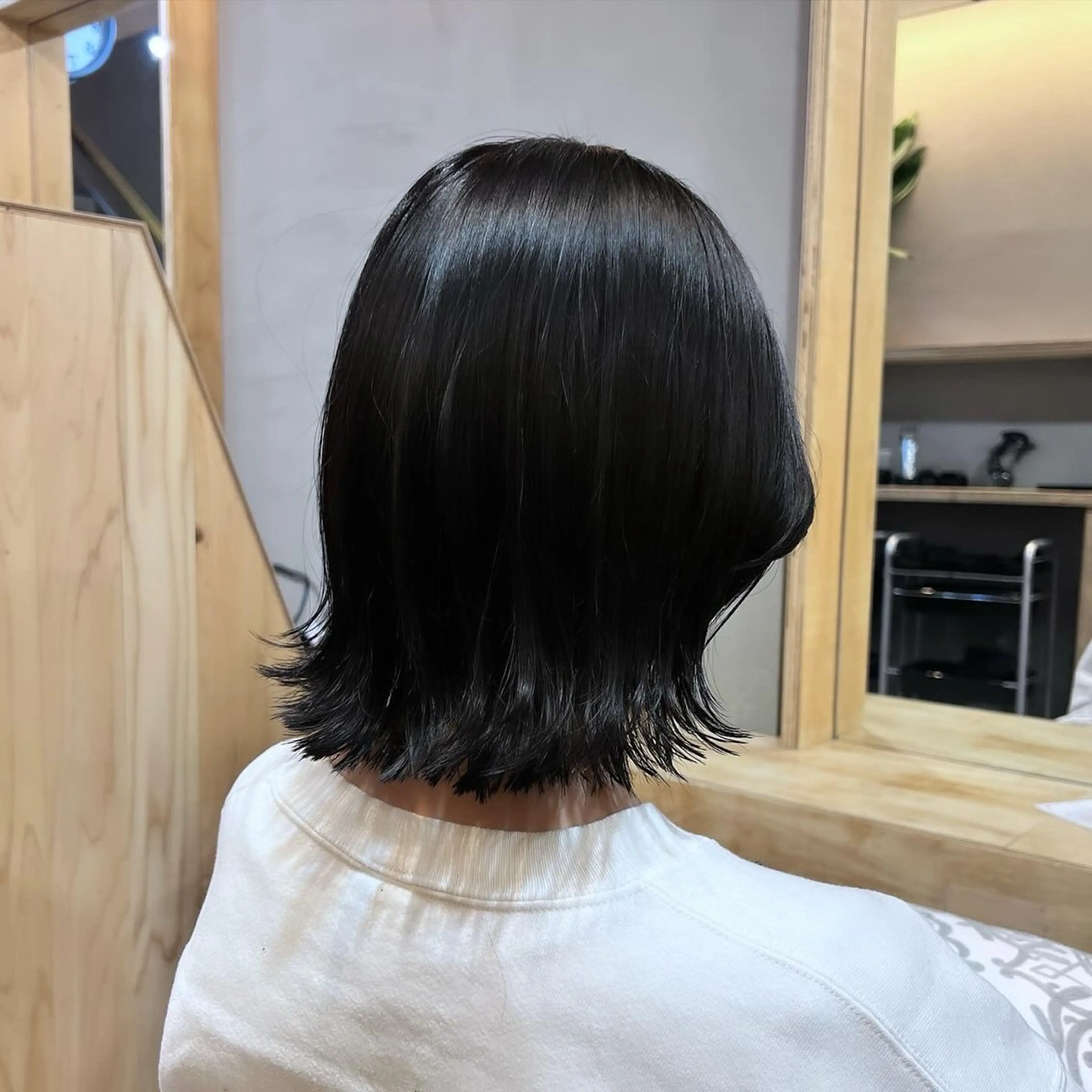 ショート カラー ボブ 外ハネヘア 神戸ボブ✂️ ioe三宮/田 伸佳のヘアスタイル