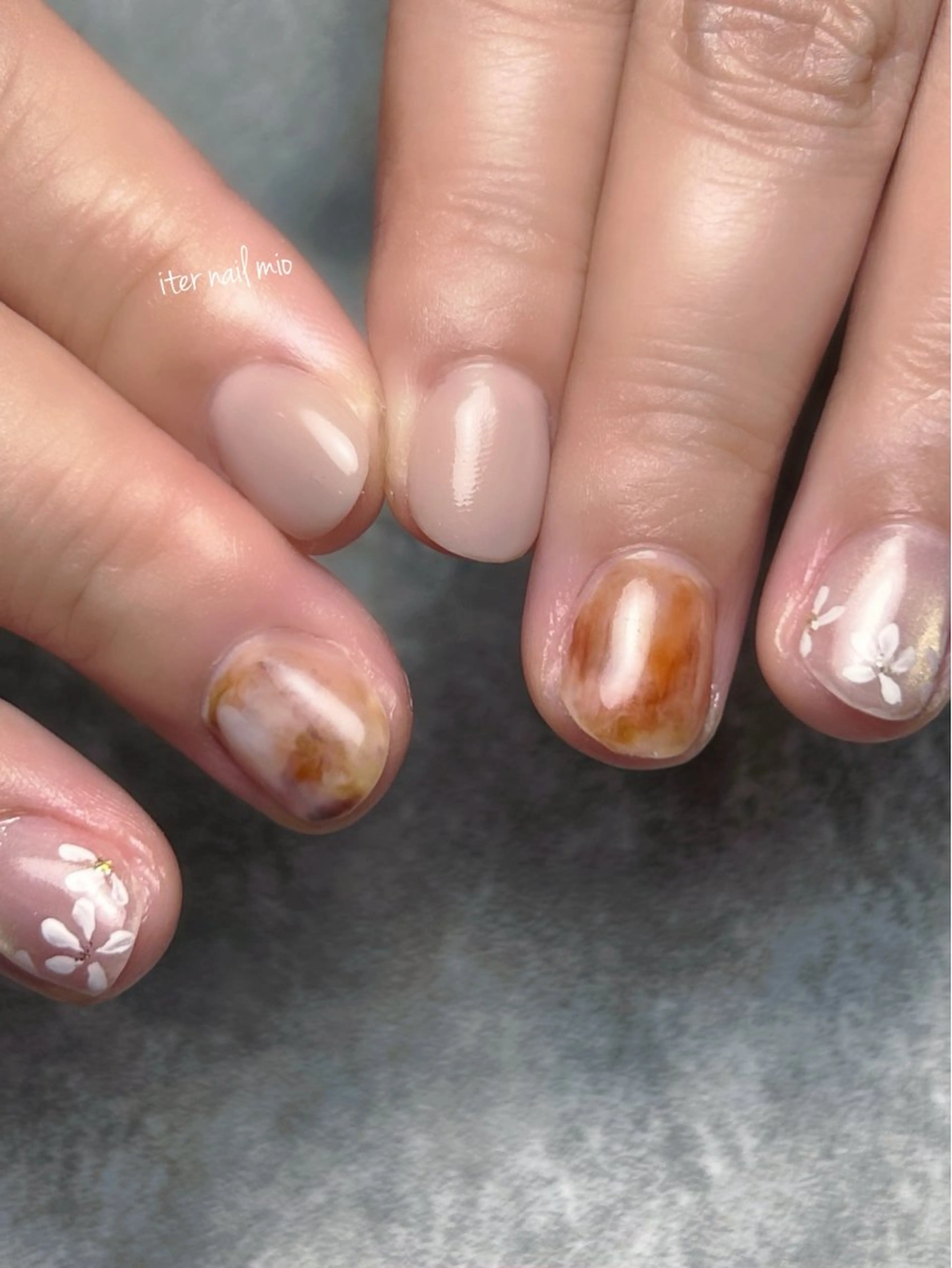 ネイル ニュアンスネイル オフィスネイル ワンカラーネイル ハンドネイル ITER mioのネイルデザイン