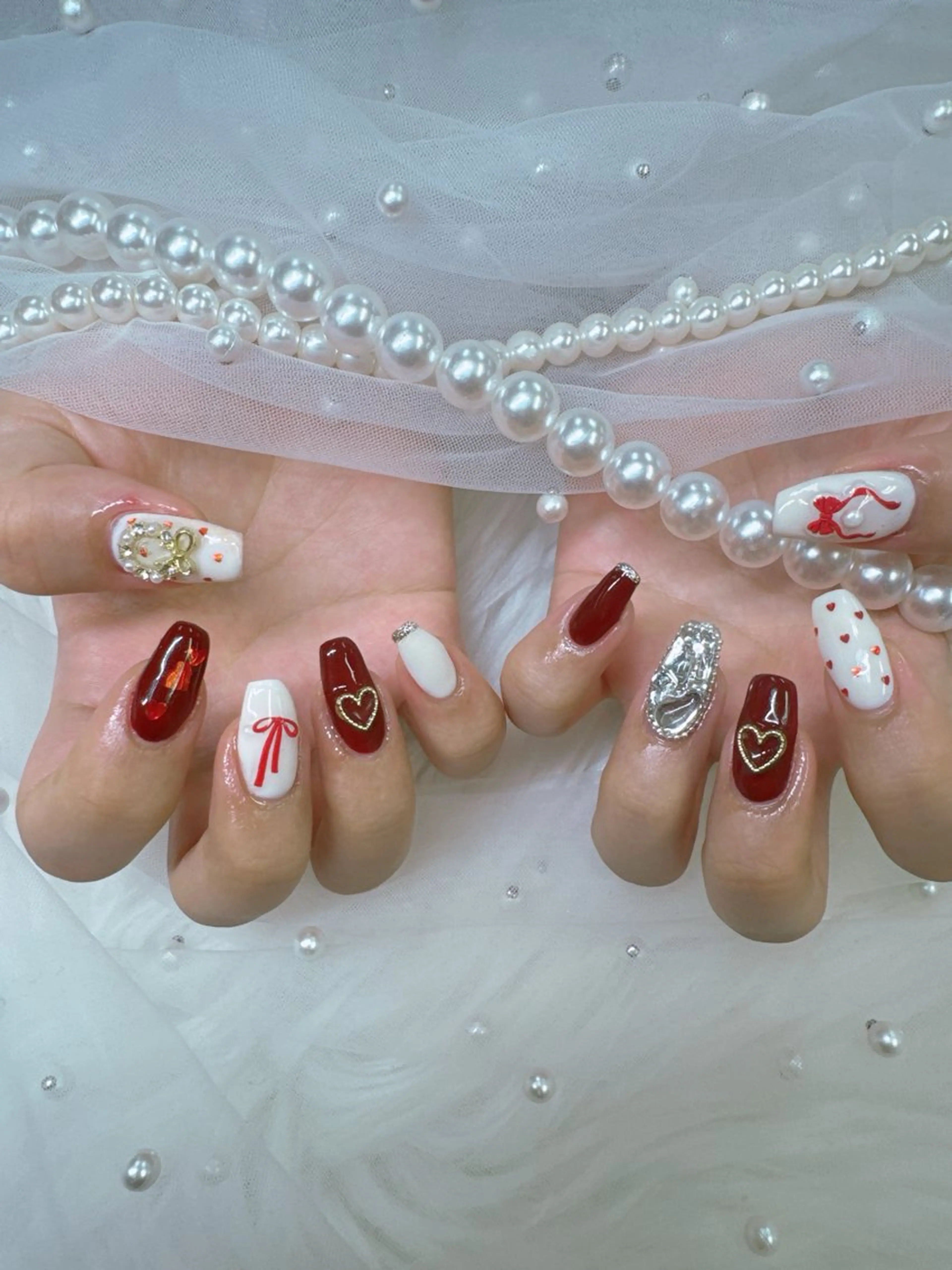 ネイル ボルドー ジェルネイル キラキラネイル ロングネイル マグネットネイル ハンドネイル Queeens nailのネイルデザイン