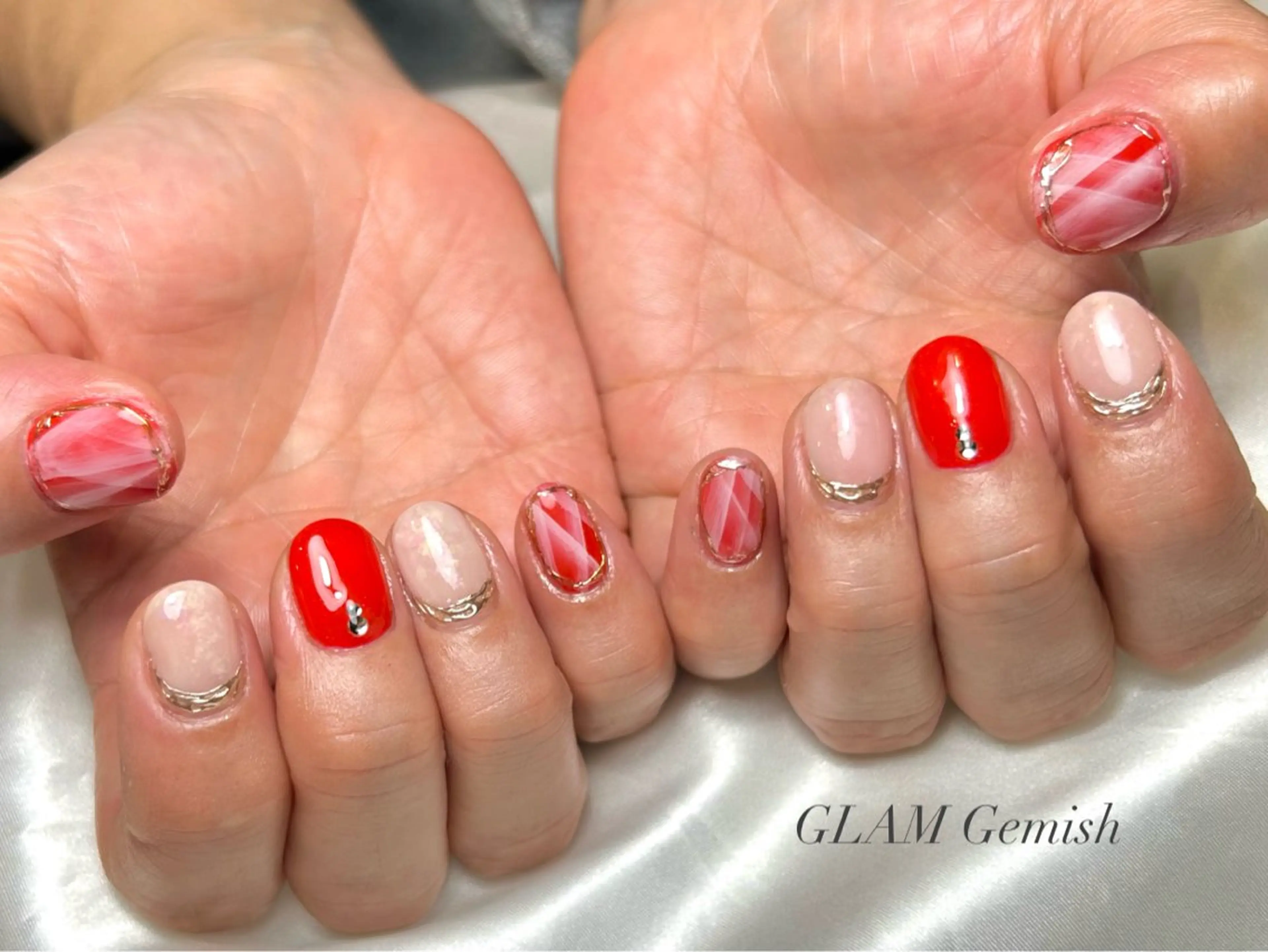 ネイル 持ち込み 藤崎 恵梨香のネイルデザイン