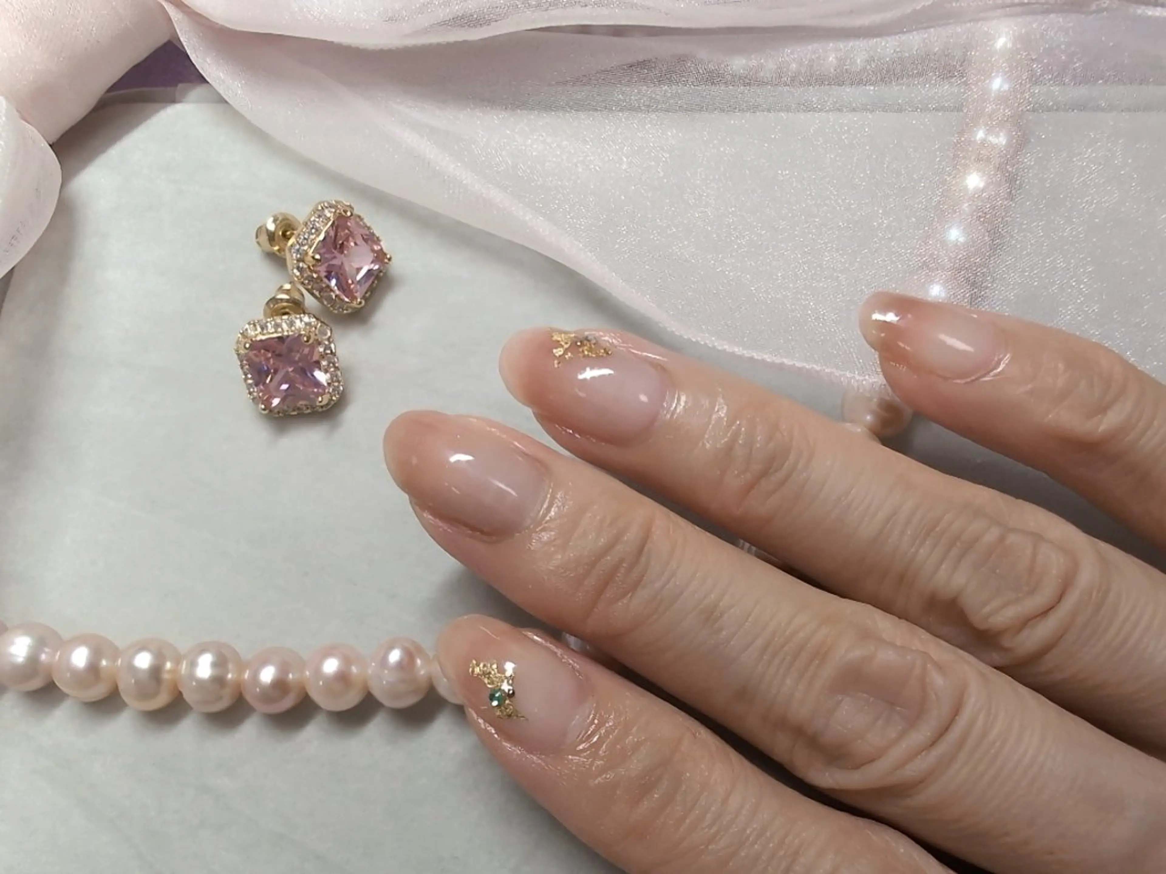 ネイル ヌーディジュエリー ネイルサロンのネイルデザイン