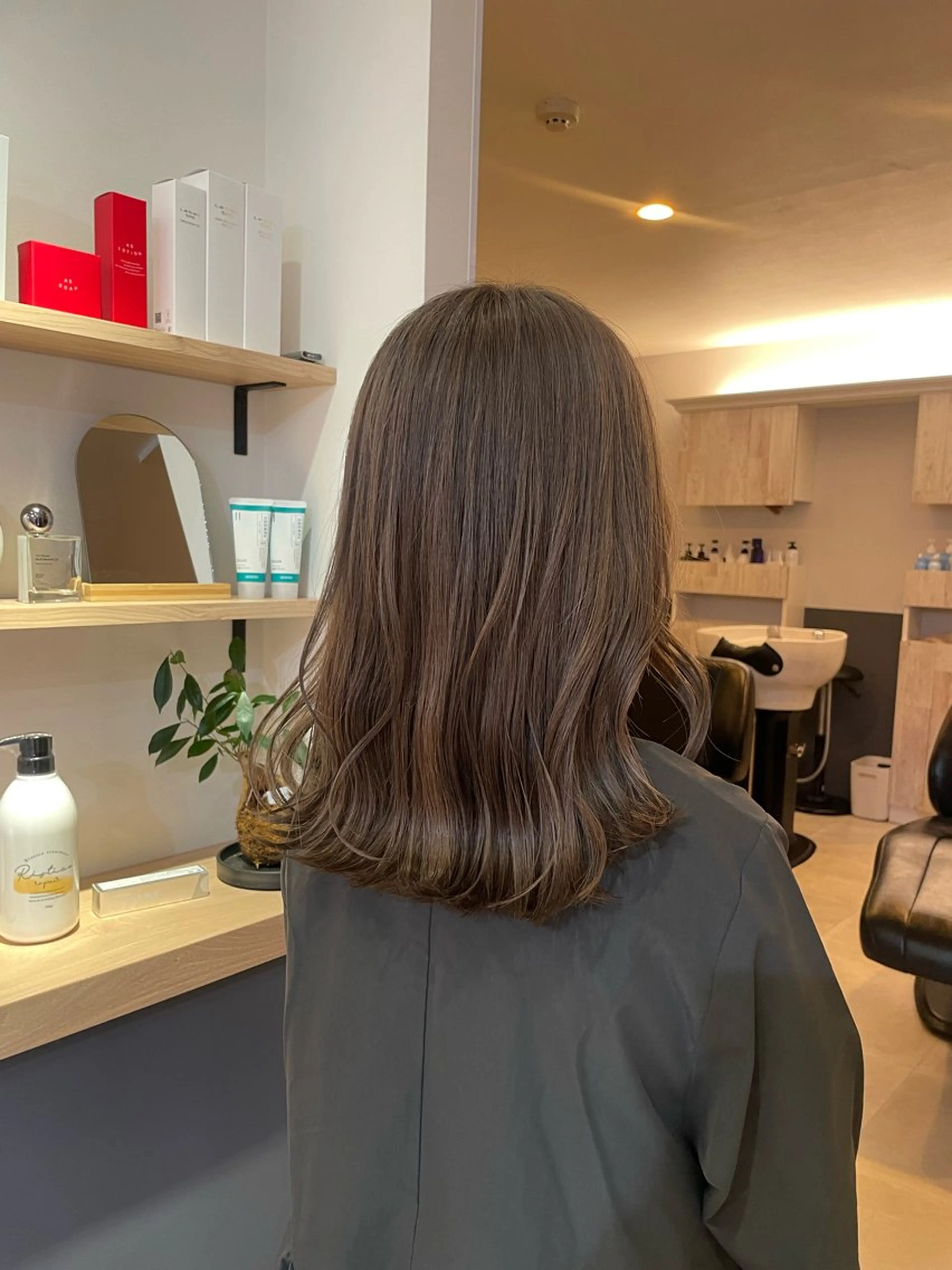 ミディアム Neale. ナナカのヘアスタイル