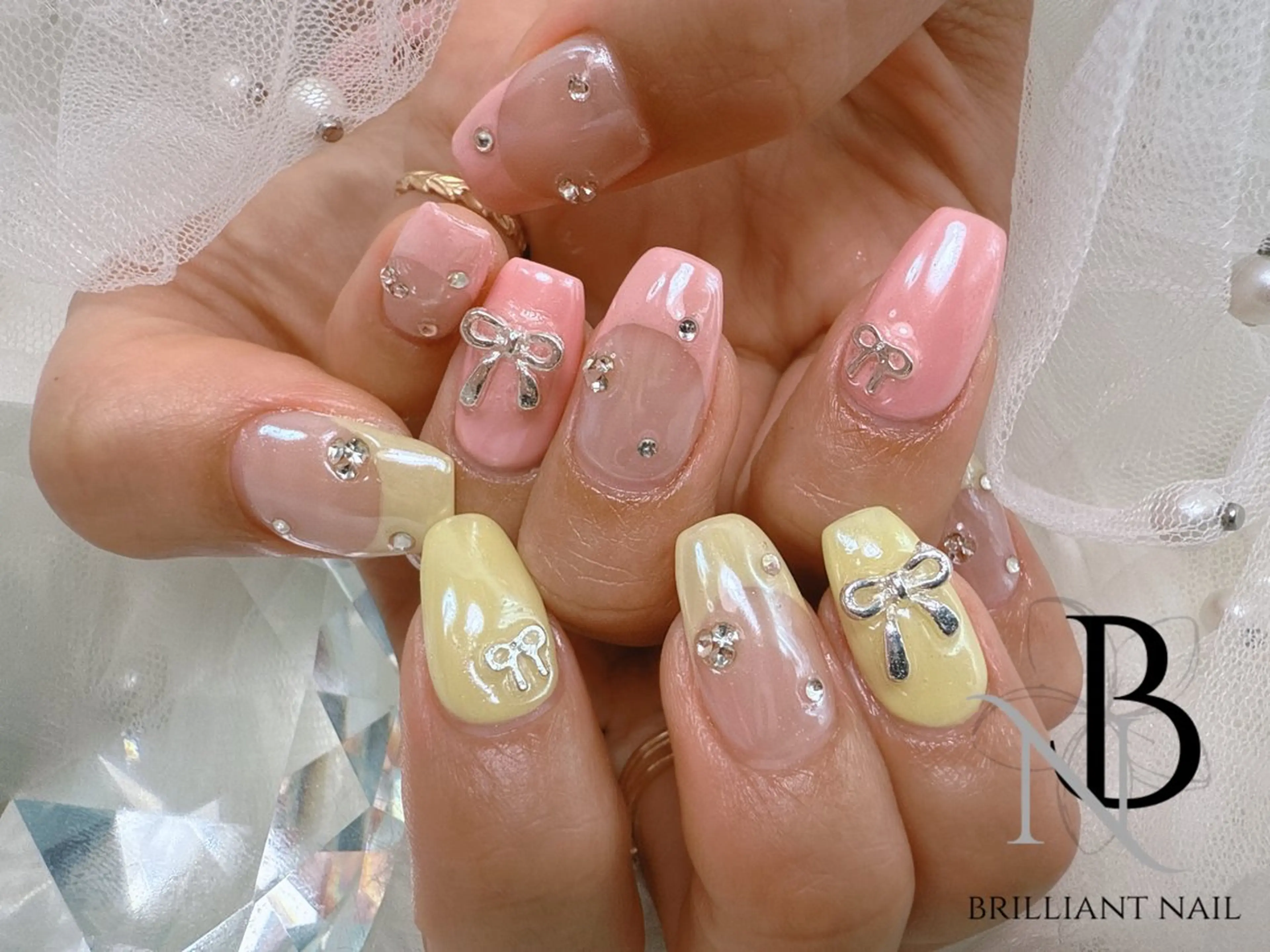 ミディアム ハンドネイル ハンドケア brilliant nail💎あやのネイルデザイン