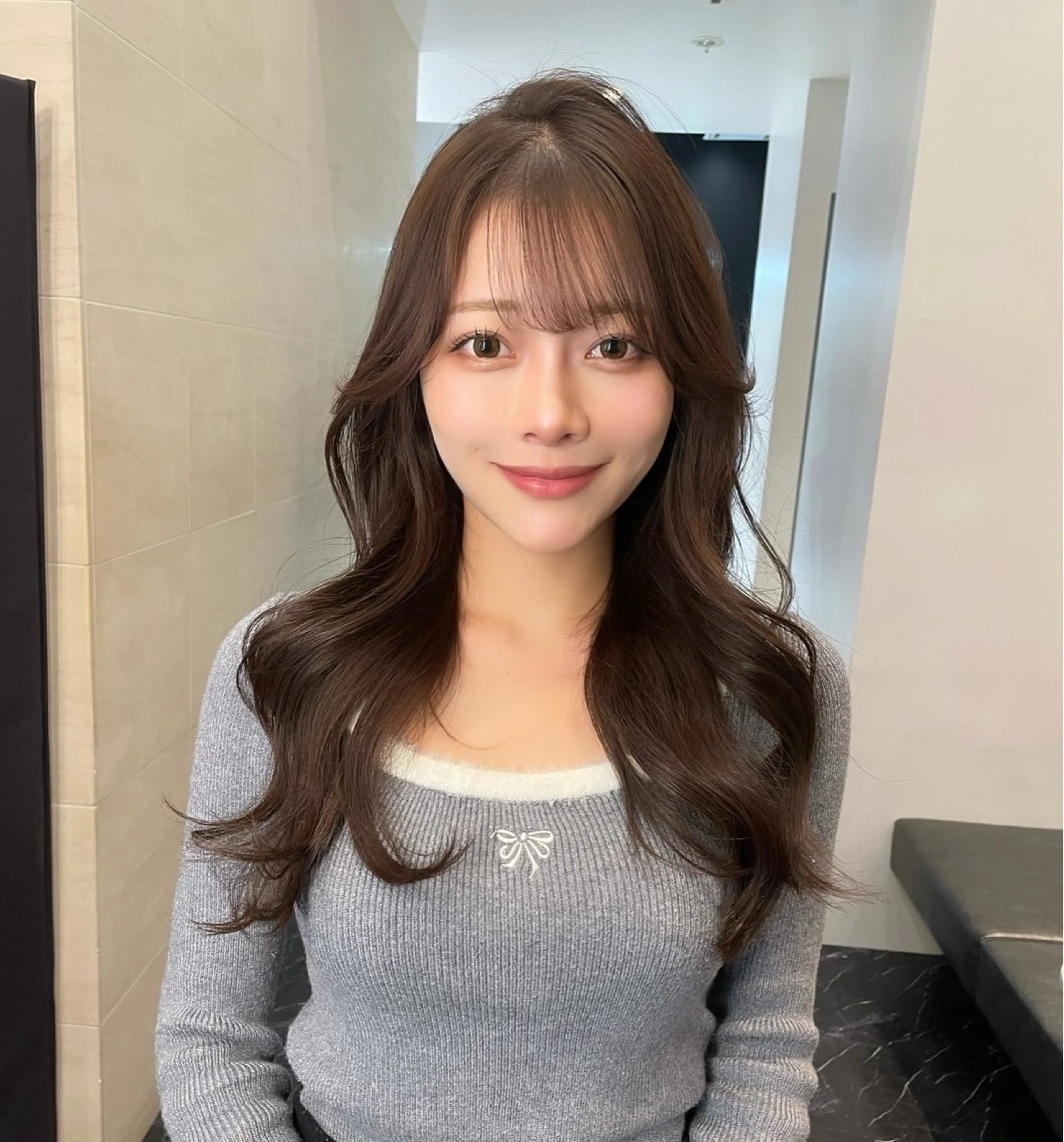 ロング カット ヘアカラー 韓国ヘア🇰🇷 YURIYAのヘアスタイル