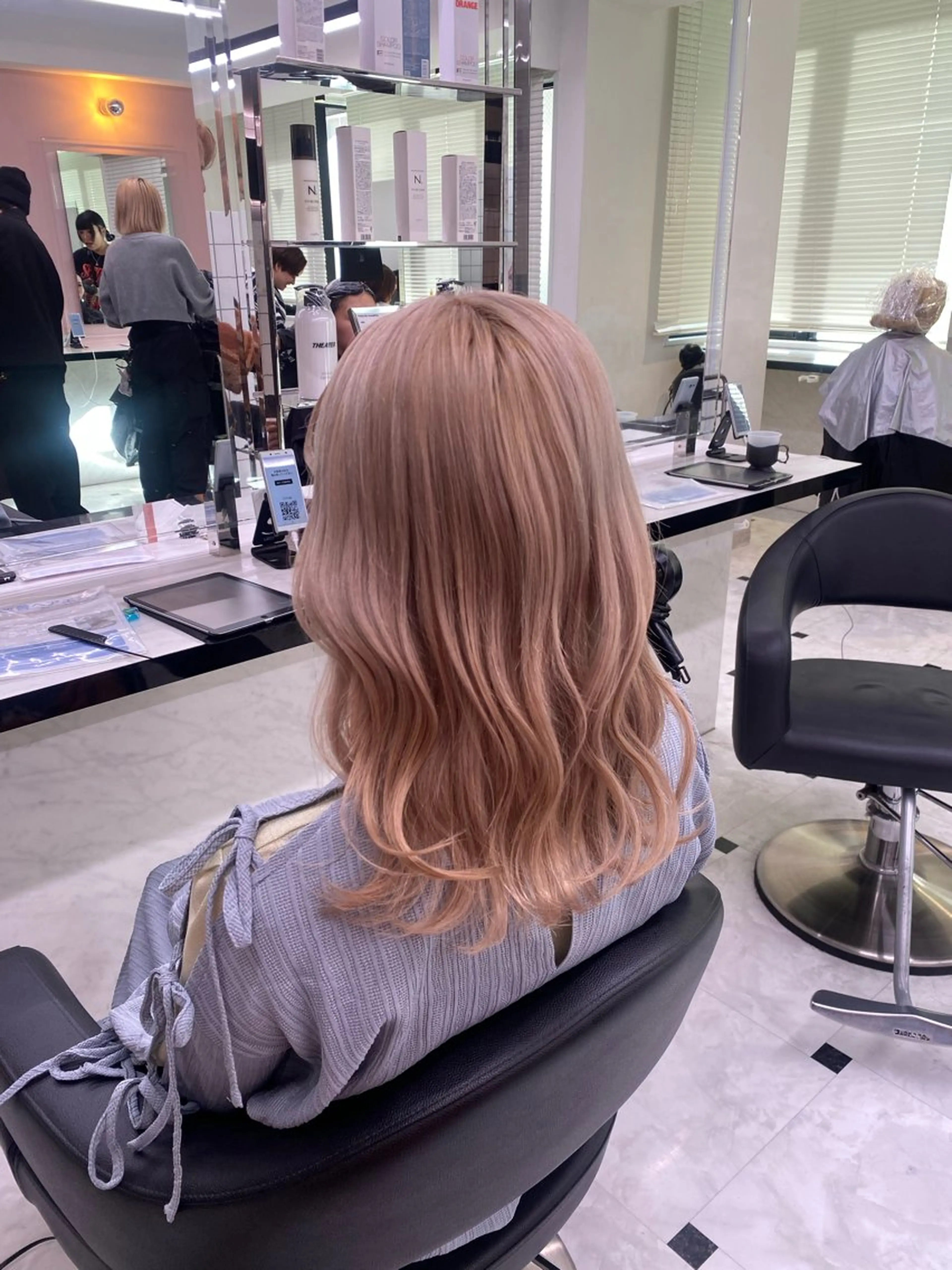 ロング カラー ヘアカラー 透明感ベージュカラー 🪞上野🪞AIのヘアスタイル