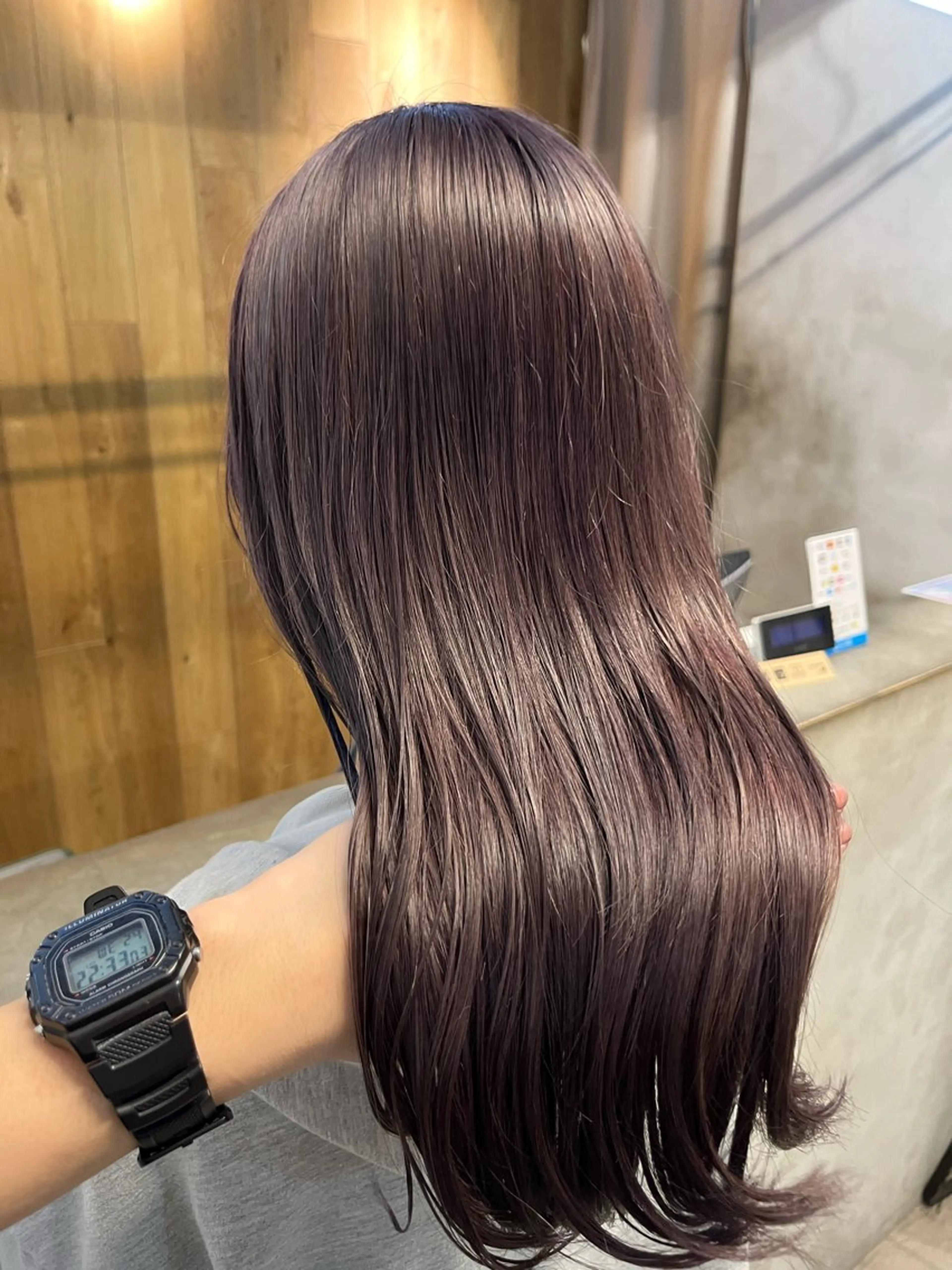 ロング カラー ベージュカラー ブリーチ ケアブリーチ ダブルカラー グレージュ 赤み消しカラー/ ナチュラル/トモキのヘアスタイル