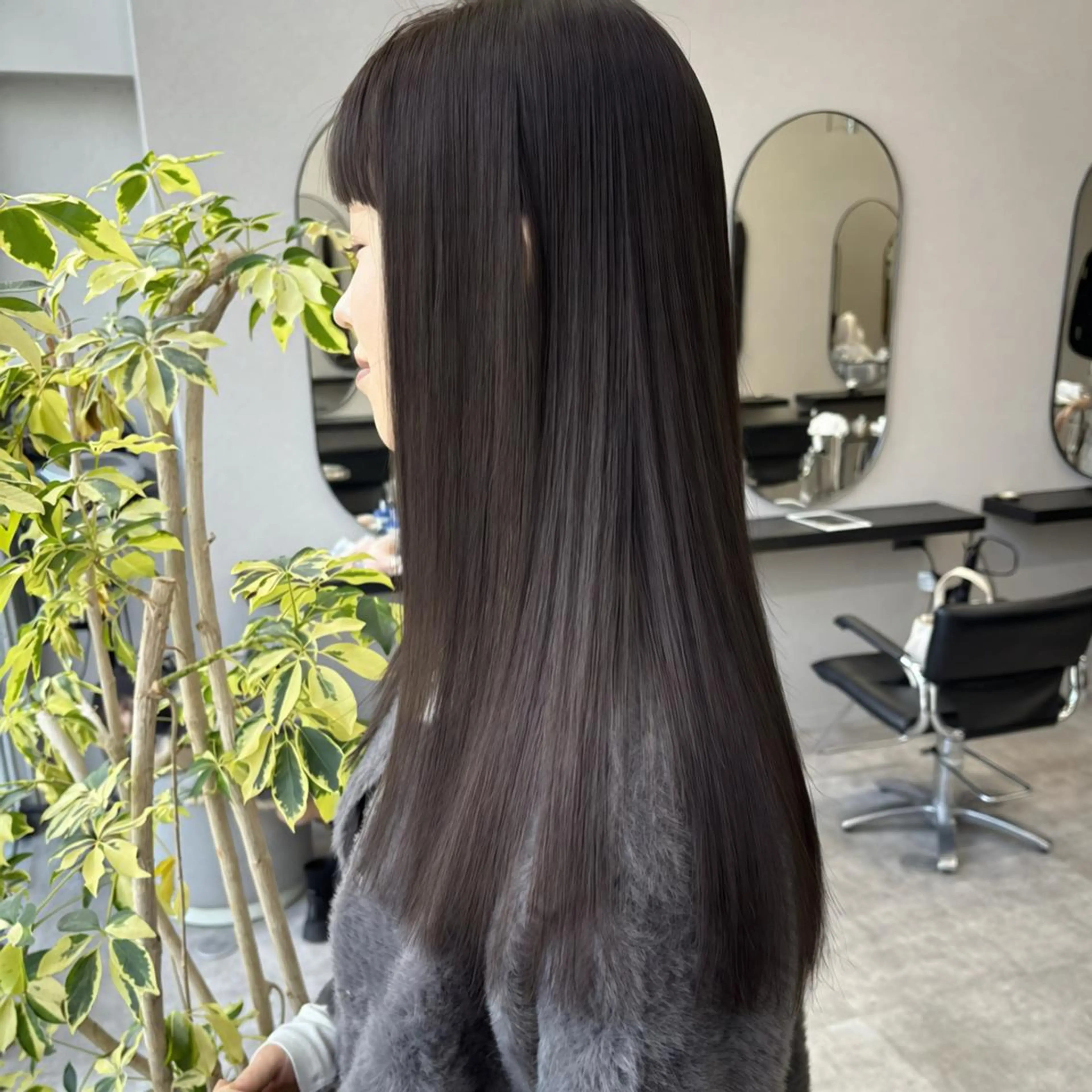 カラー セミロング 透明感カラー グレージュ モカグレージュ 透明感🪽艶カラー☆ トレンドヘア✨のヘアスタイル