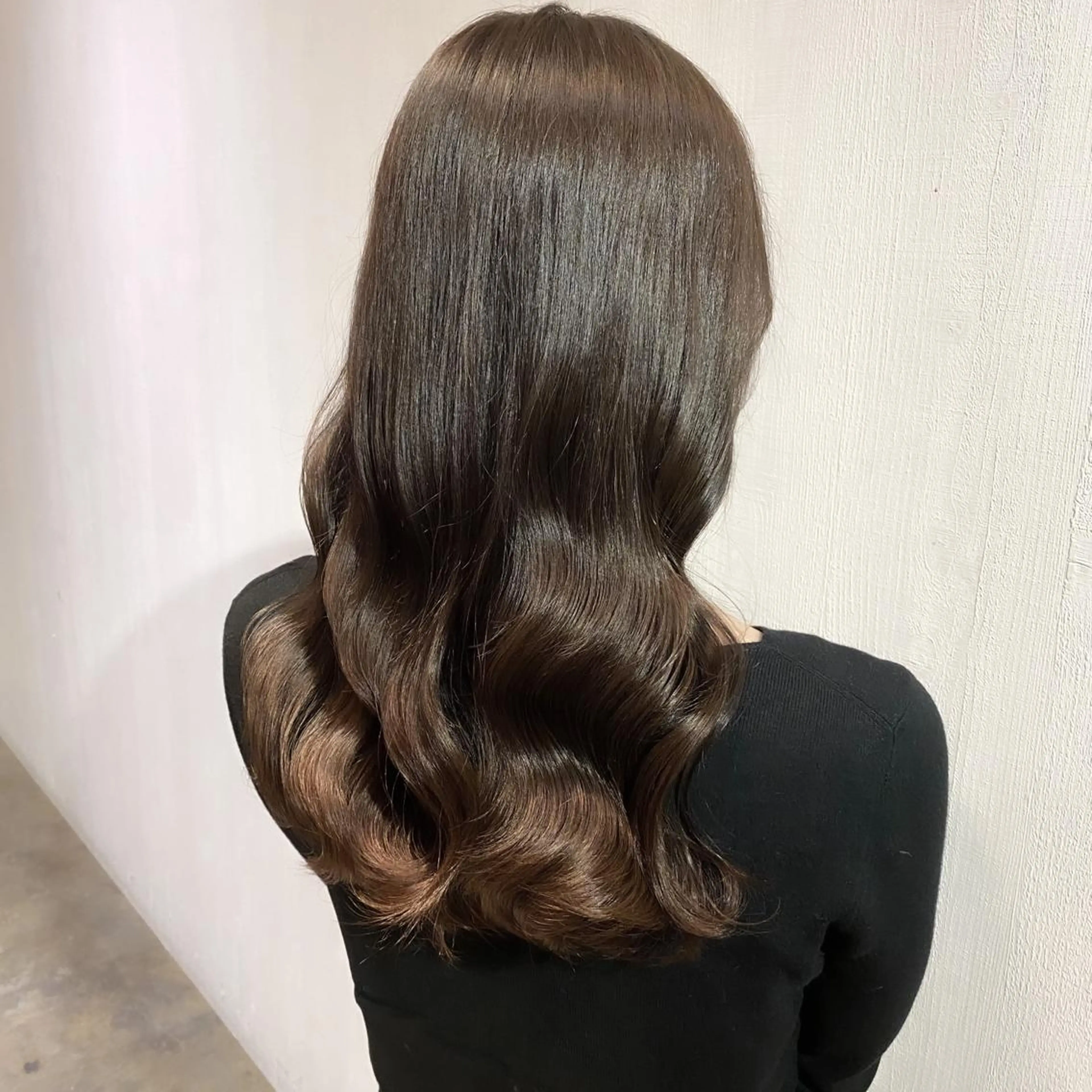 セミロング ブリーチなしカラー/ 顔周りレイヤーカットのヘアスタイル