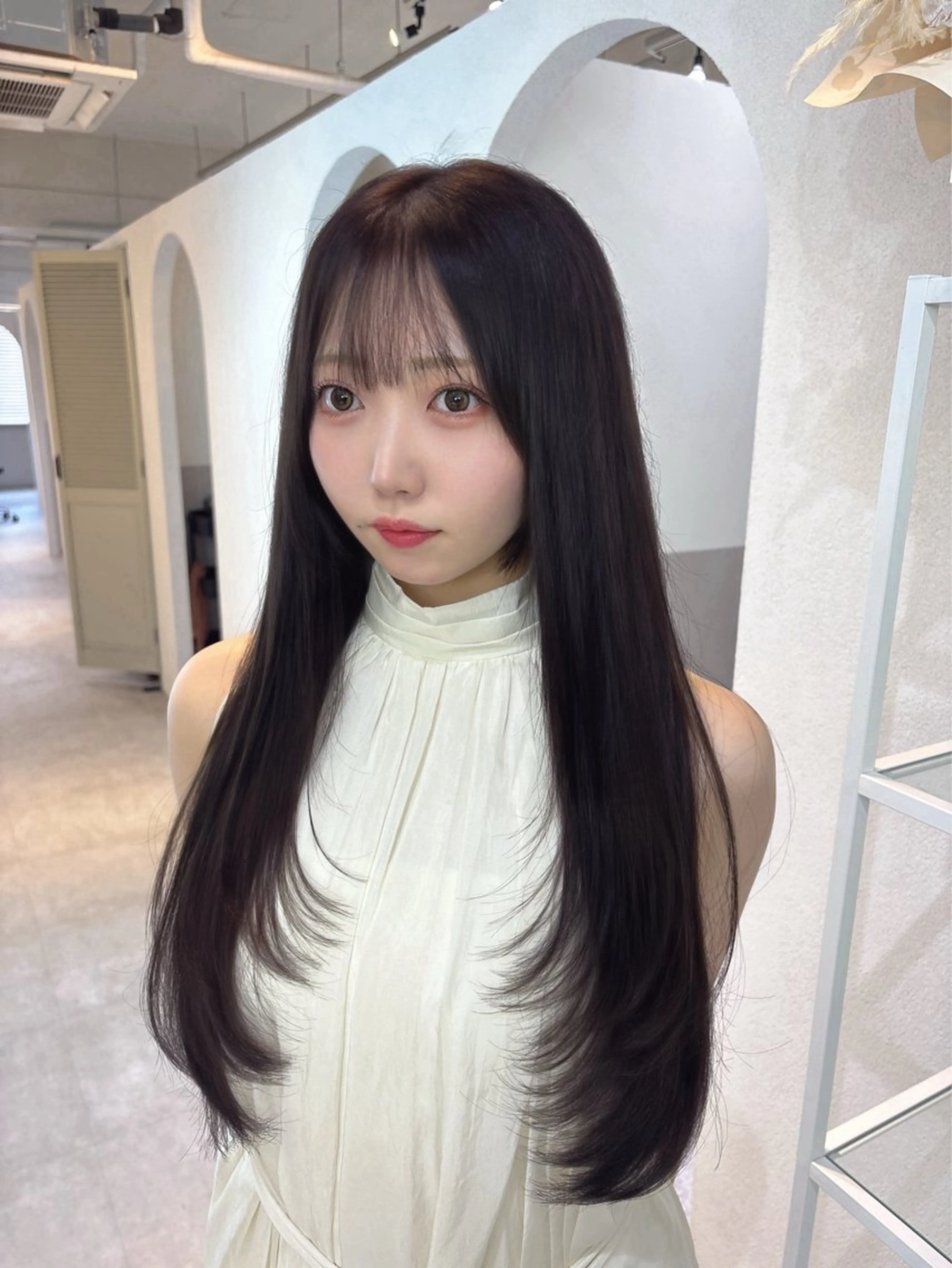 ロング 韓国レイヤー透明感 カラーヨウスケのヘアスタイル