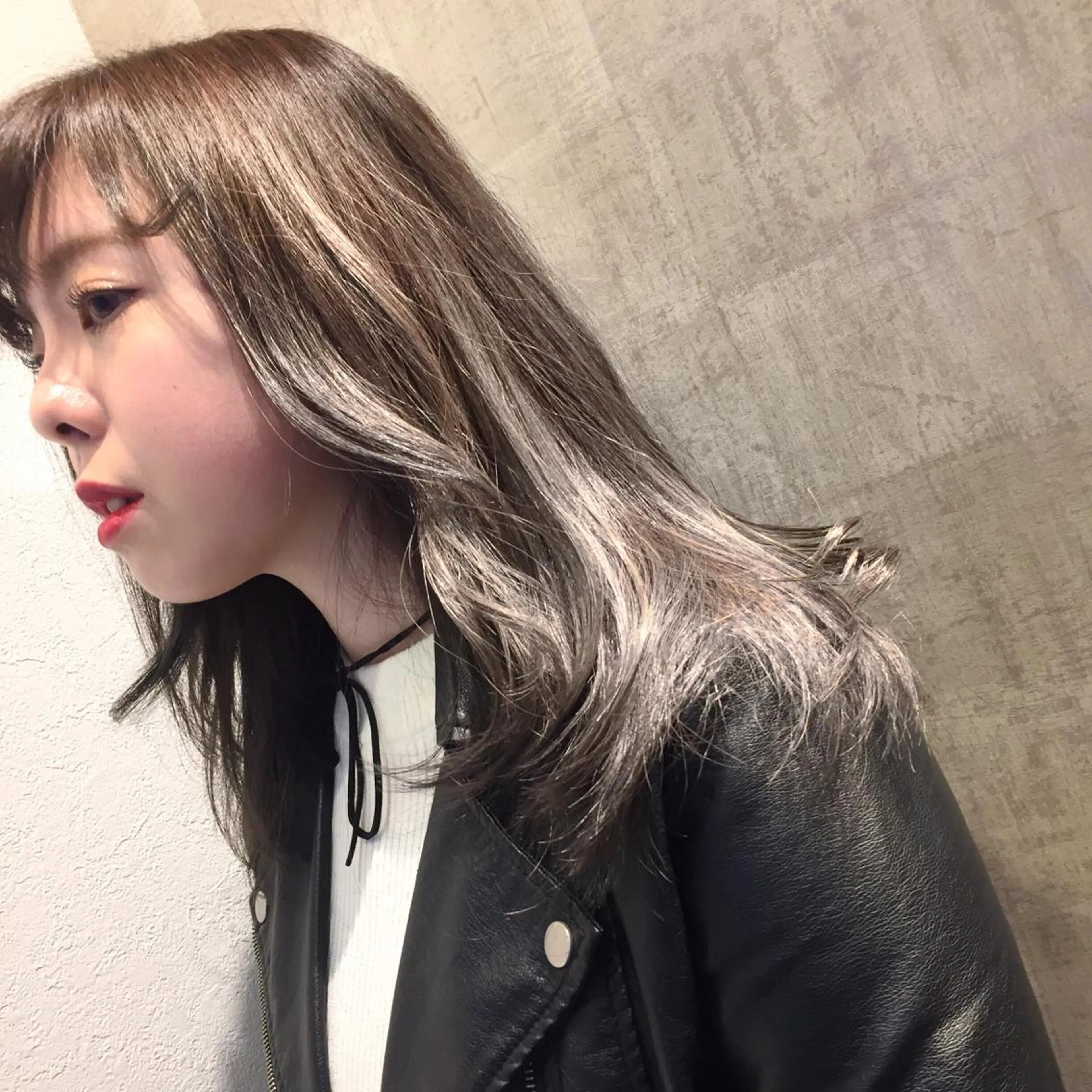 カラー ブリーチ グレージュ イルミナカラー HARUNA/ミセス 大人ショートヘアのヘアスタイル