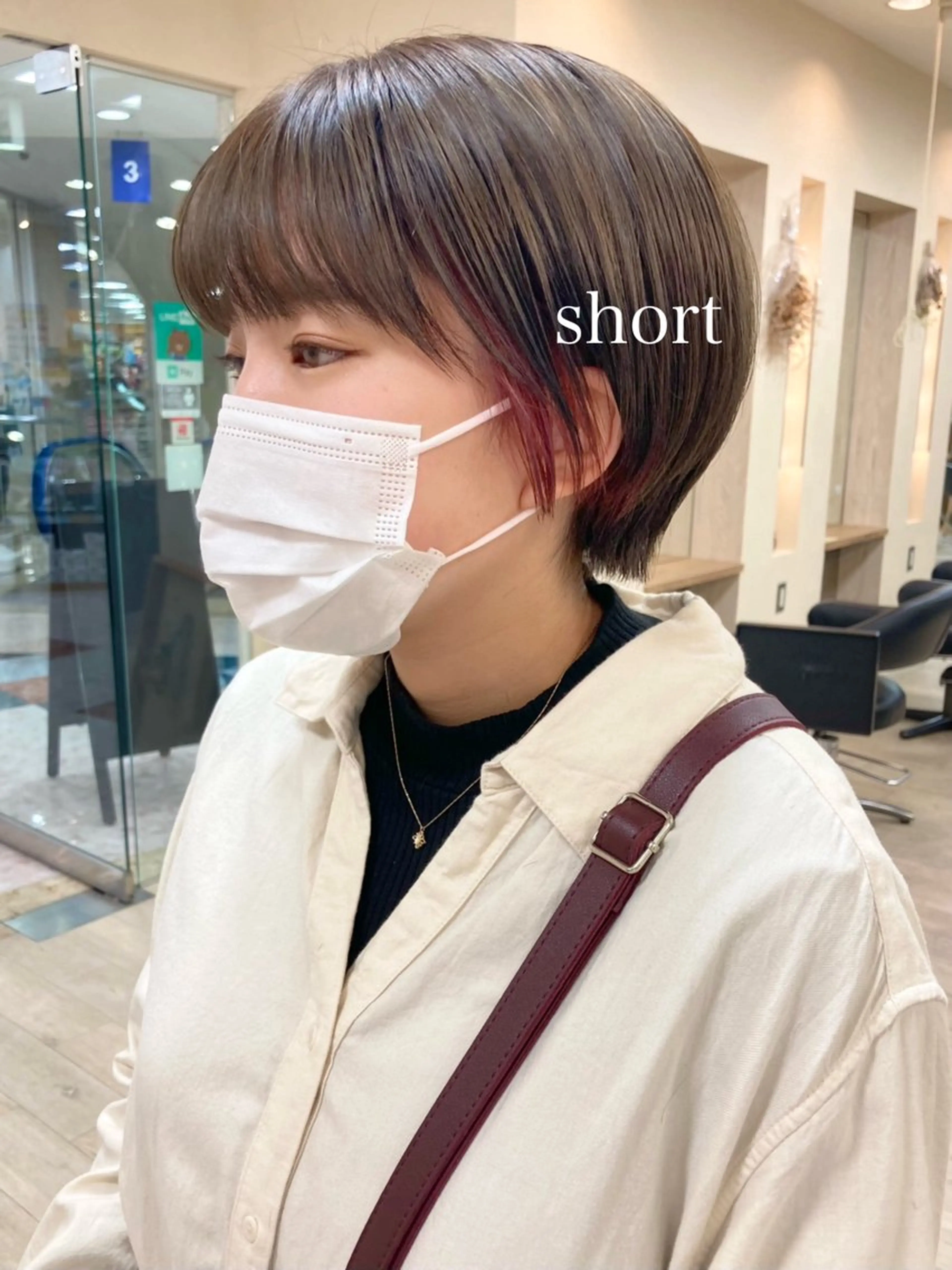 ショート カラー 切りっぱなしボブ ショートボブ ハンサムショート ブリーチ イヤリングカラー カット ヘアカラー トリートメント 初めてのショート お任せください✂️のヘアスタイル