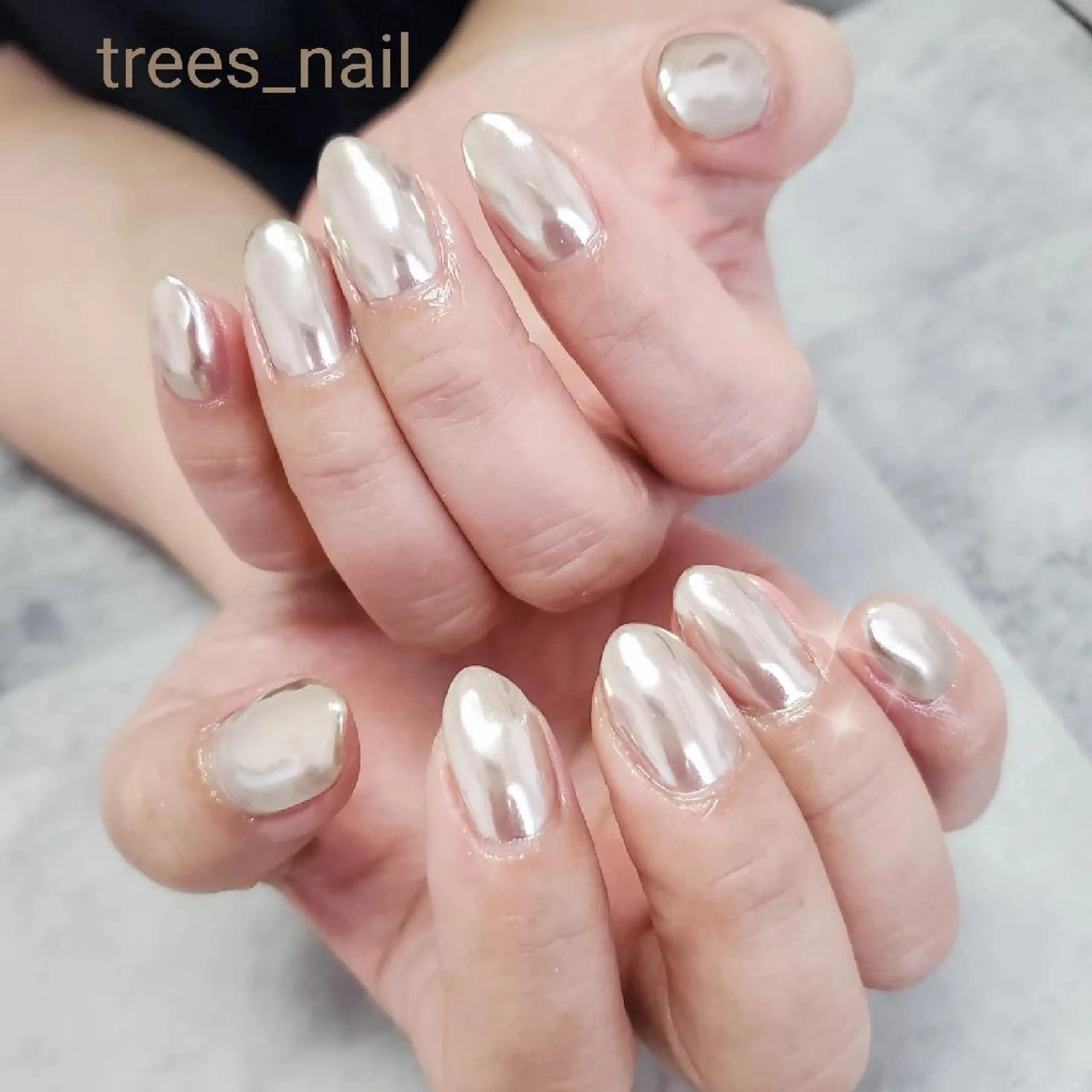 ネイル キラキラネイル ミラーネイル シルバー trees_ nailのネイルデザイン