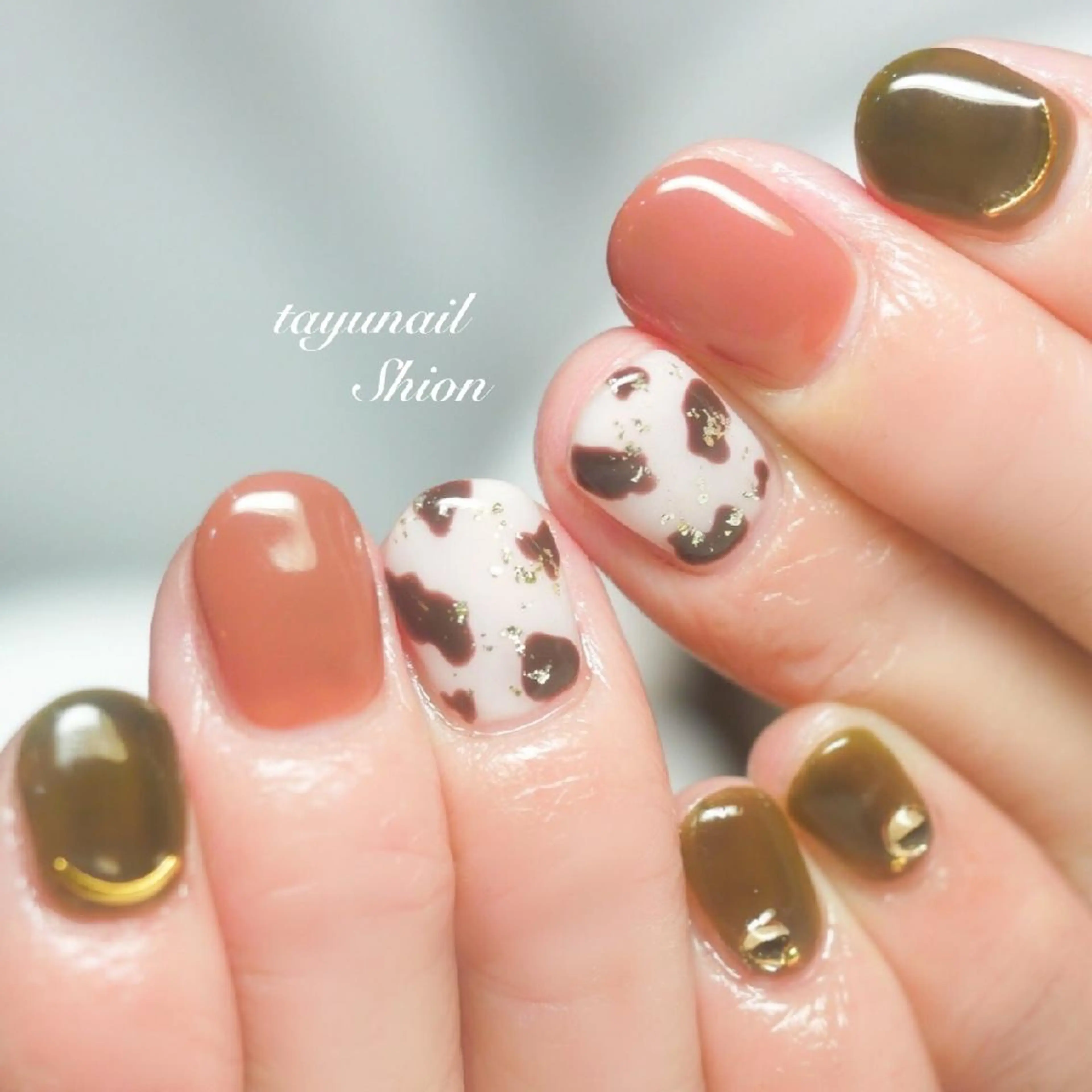 ネイル アニマル柄 ブルー ジェルネイル パラジェル 冬ネイル ネイルサロン 【たゆnail】のネイルデザイン