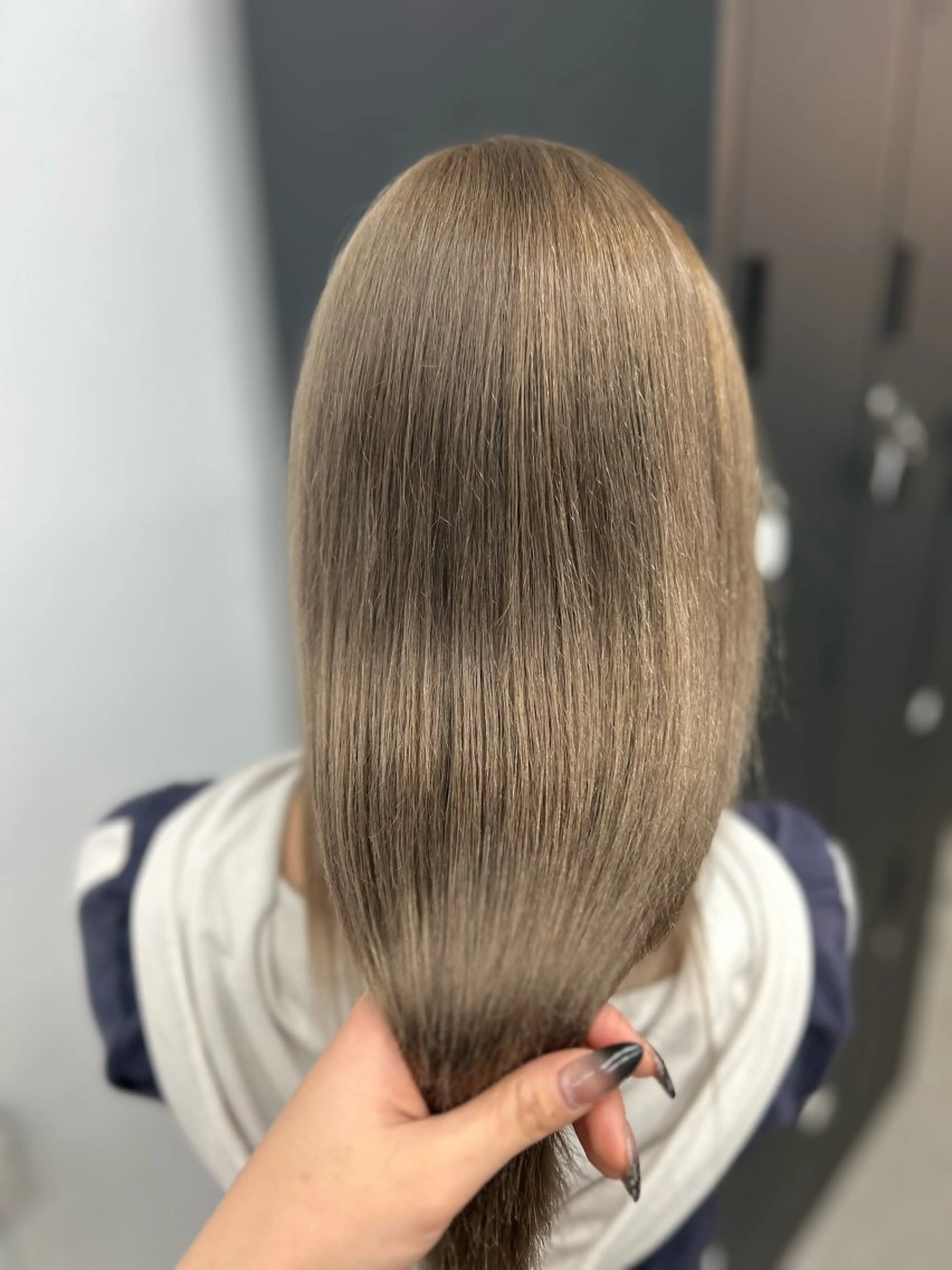 ロング カラー ブリーチ/ベージュ /レイヤー/ひよりのヘアスタイル