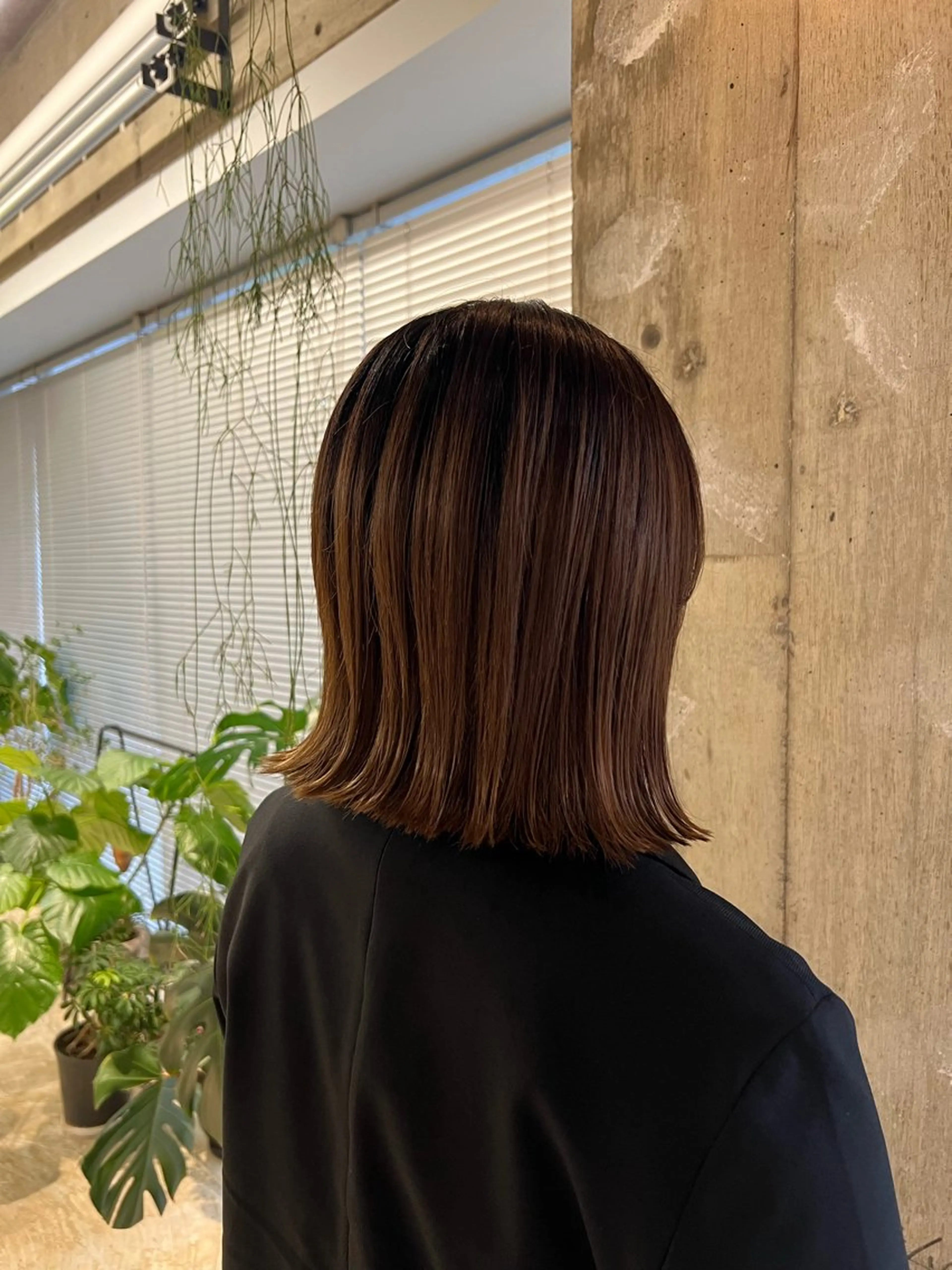 ミディアム 外ハネヘア piilo／ 岩花梨乃のヘアスタイル