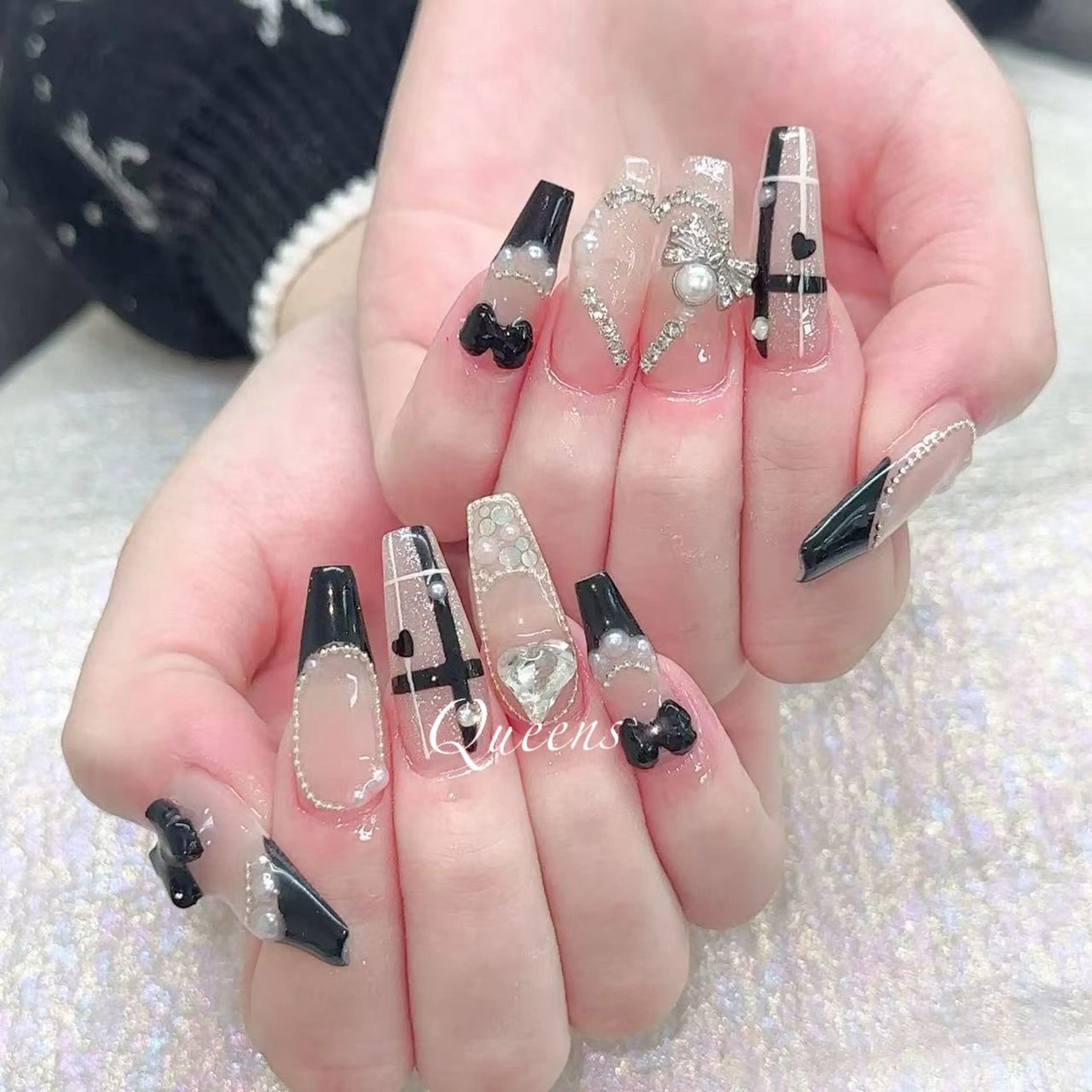 ネイル ハンドネイル Queens 榊 まおのネイルデザイン