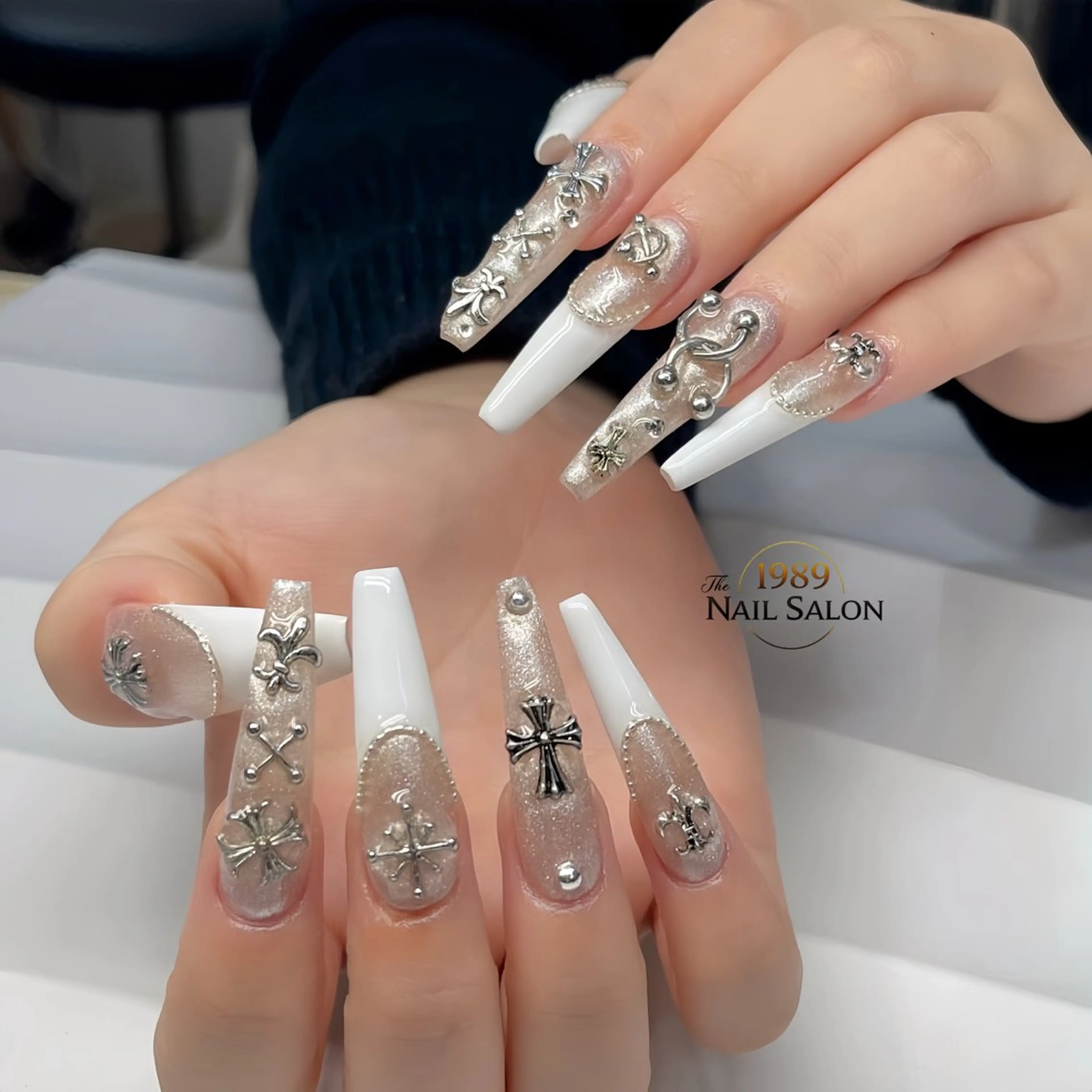 ネイル ロングネイル スーパーロングネイル ハンドネイル The 1989 Nail Salonのネイルデザイン