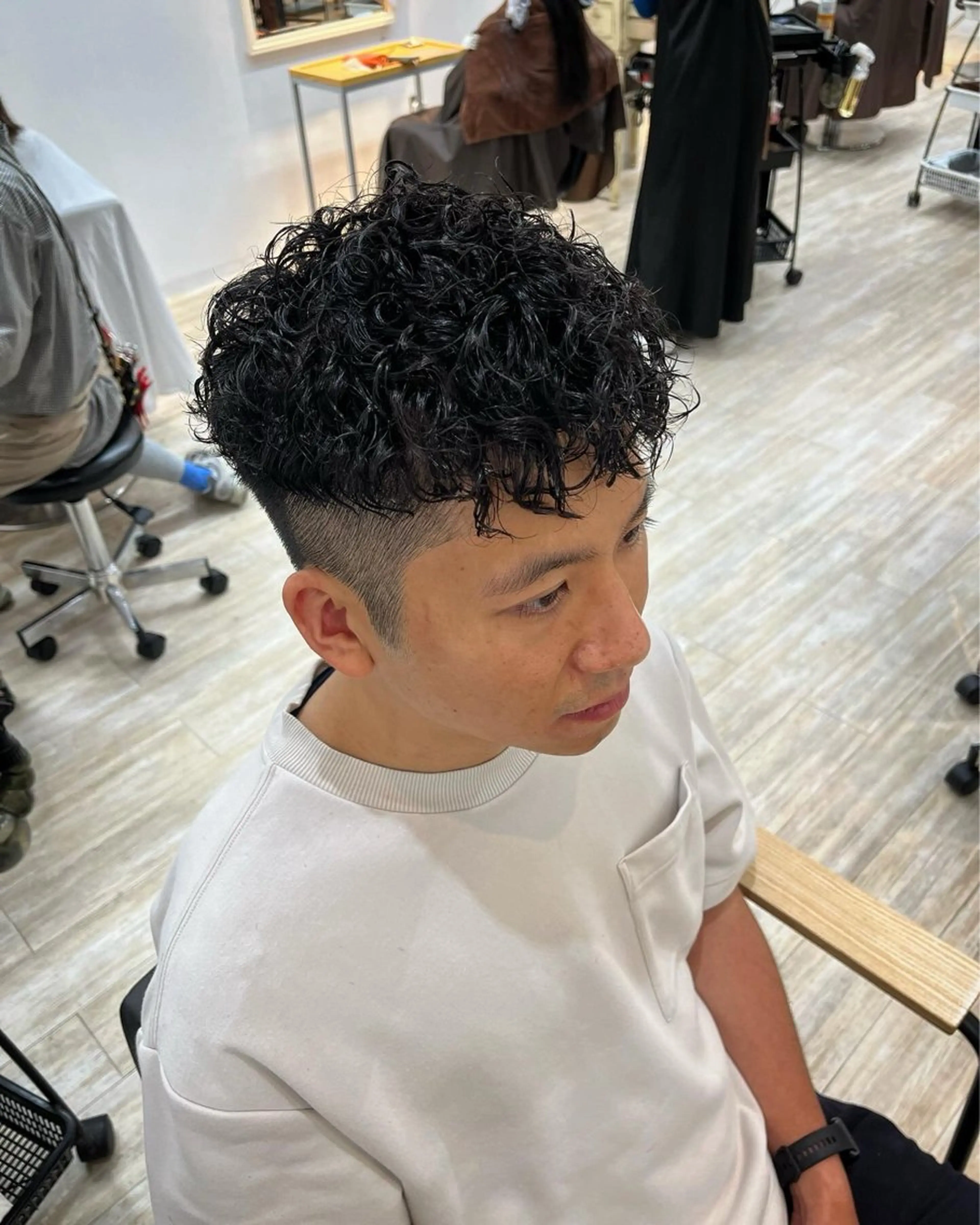 ショート パーマ メンズ メンズパーマ ショートヘア 嵯峨 大地／パーマ／ ハード系／特殊系のヘアスタイル