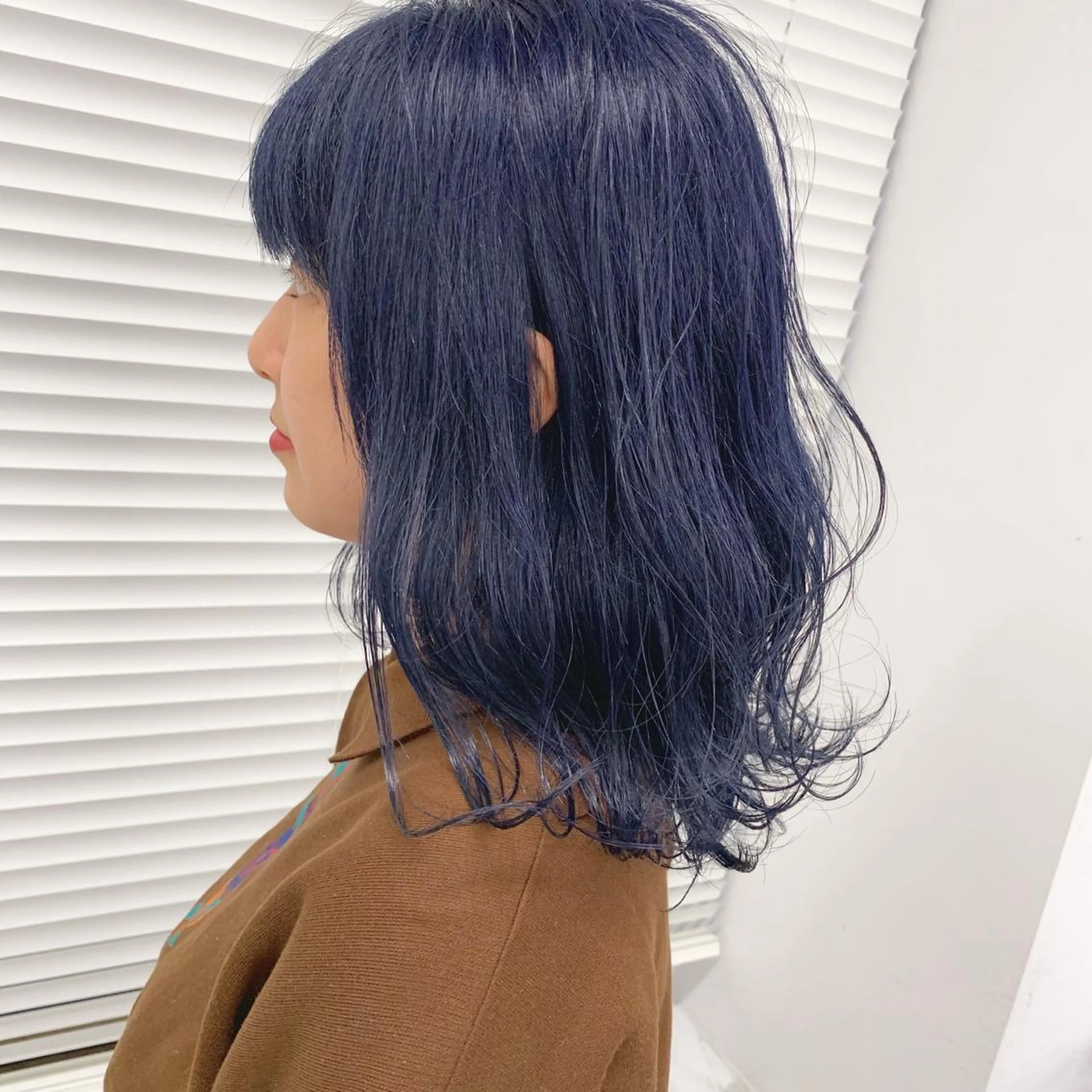 ミディアム カラー ヘアアレンジ ブルーカラー ネイビーカラー 美髪矯正/透明感カラ ー🫧YUUKI🫧のヘアスタイル