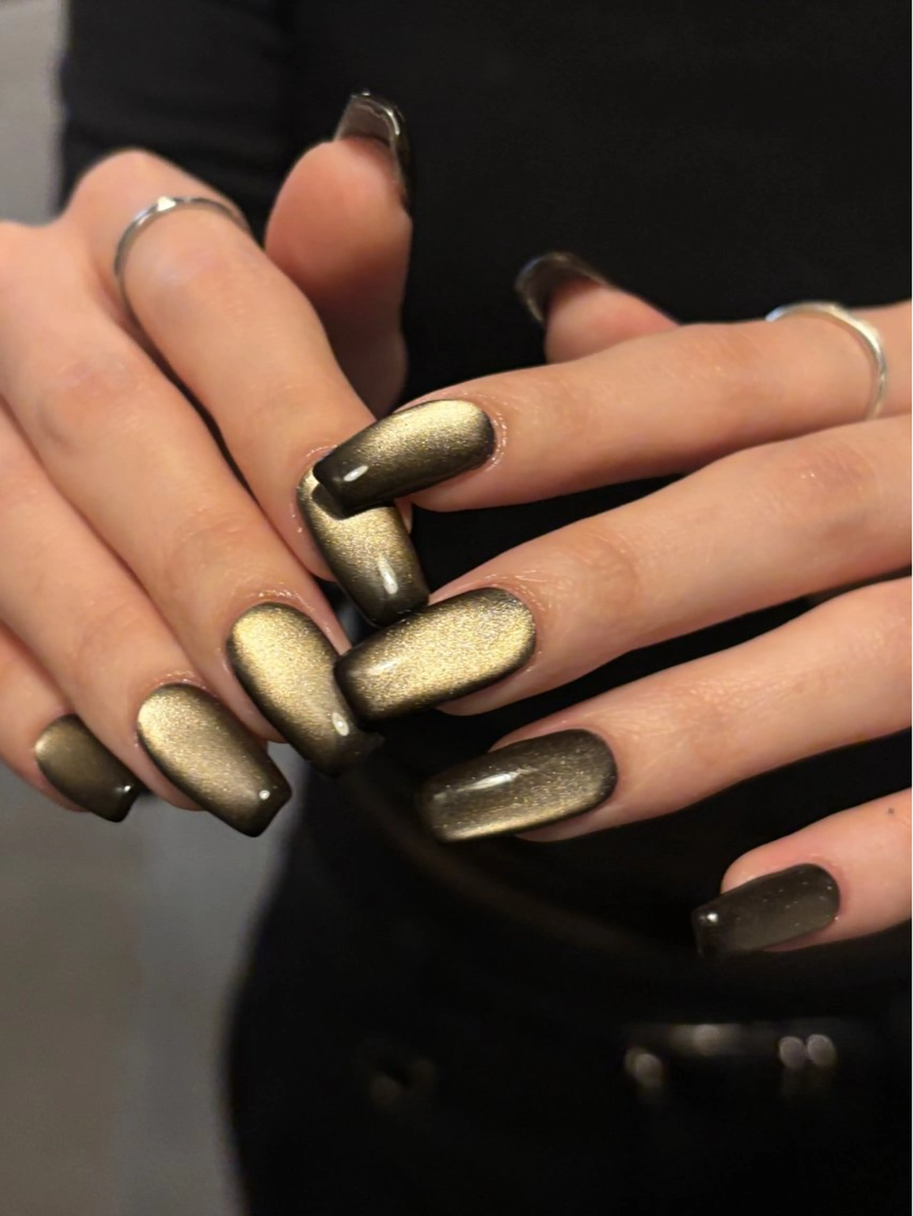 ネイル ブラウン マグネットネイル シンプルネイル ハンドネイル chika ／ nailのネイルデザイン