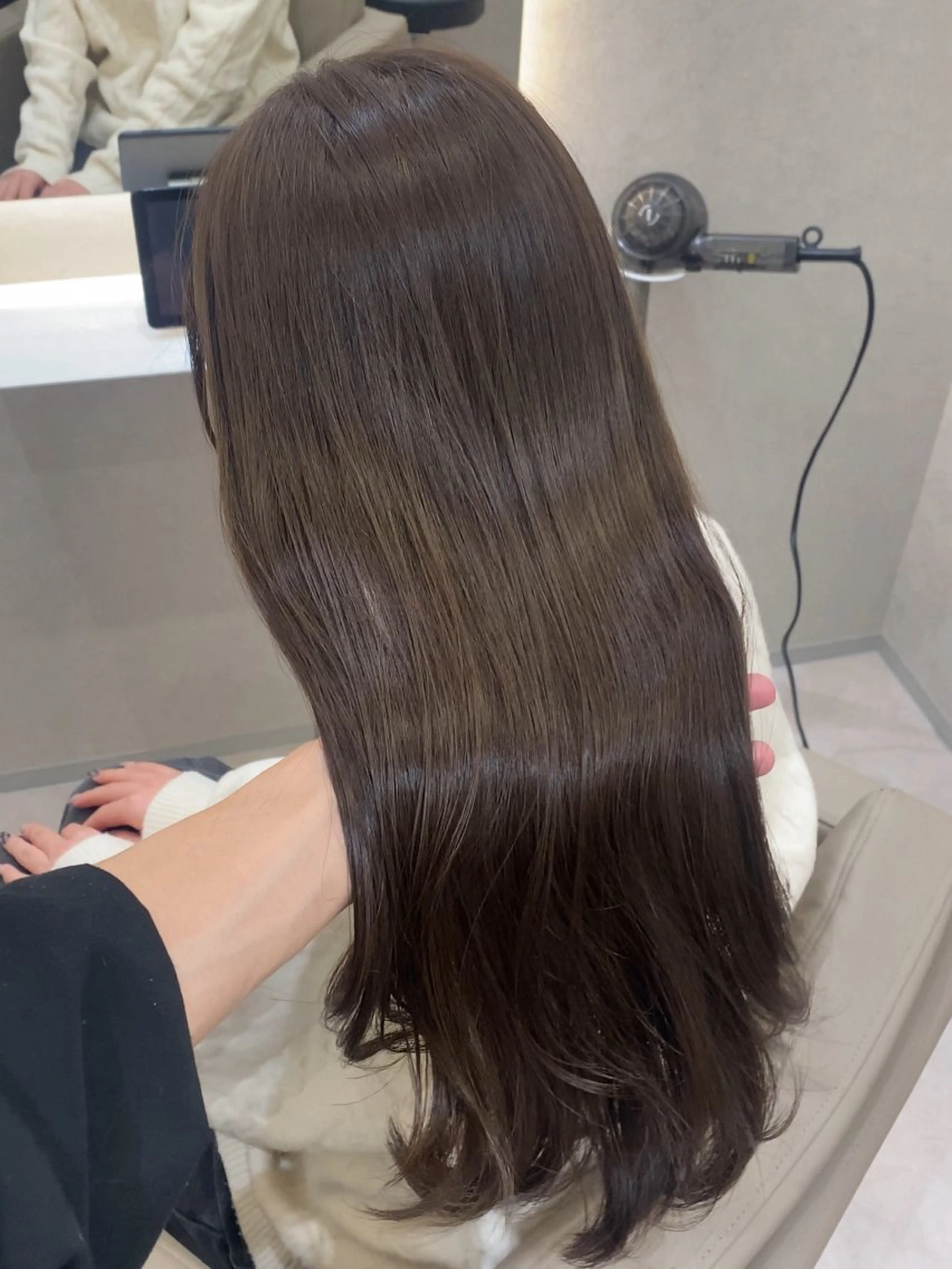 カラー ブリーチ グレージュ ブリーチなしカラー カット ヘアカラー トリートメント 韓国🇰🇷レイヤー 似合わせ顔まわりのヘアスタイル