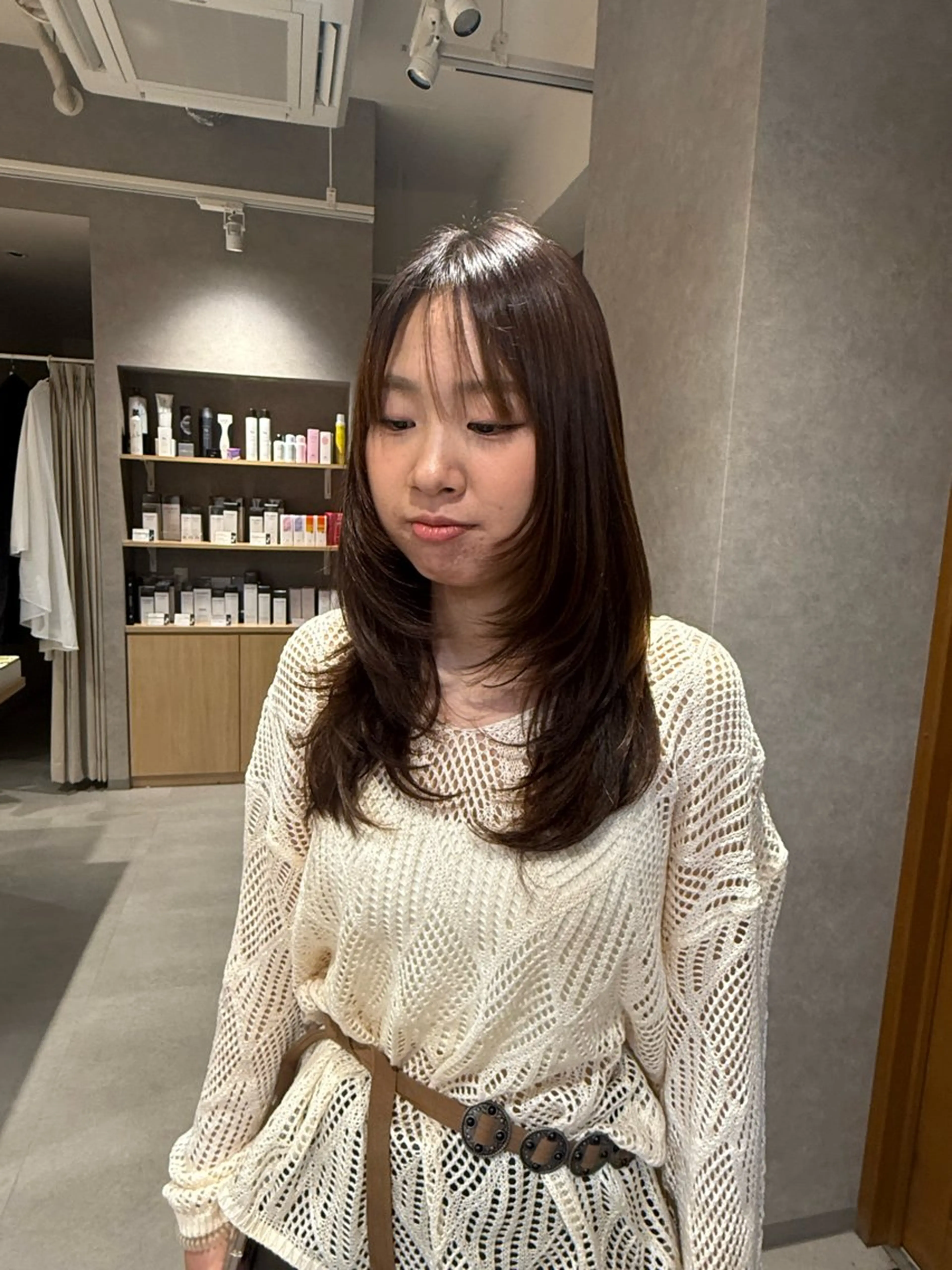 セミロング 韓国風ヘア レイヤーカット anju.カット 透明感カラー/パーマのヘアスタイル