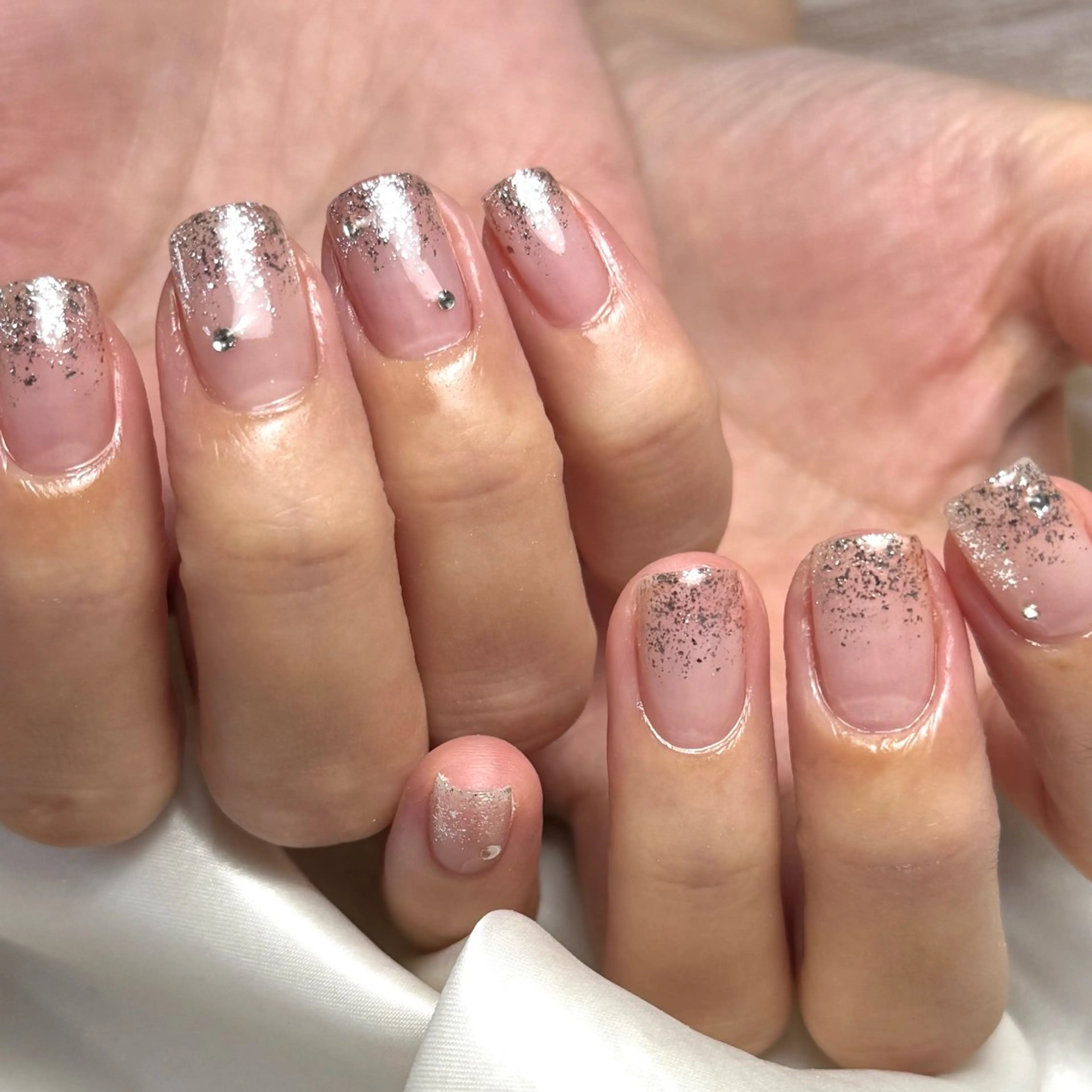 ネイル クリアネイル グラデーション ラメ(グリッター) Ray nail natsu🎀のネイルデザイン